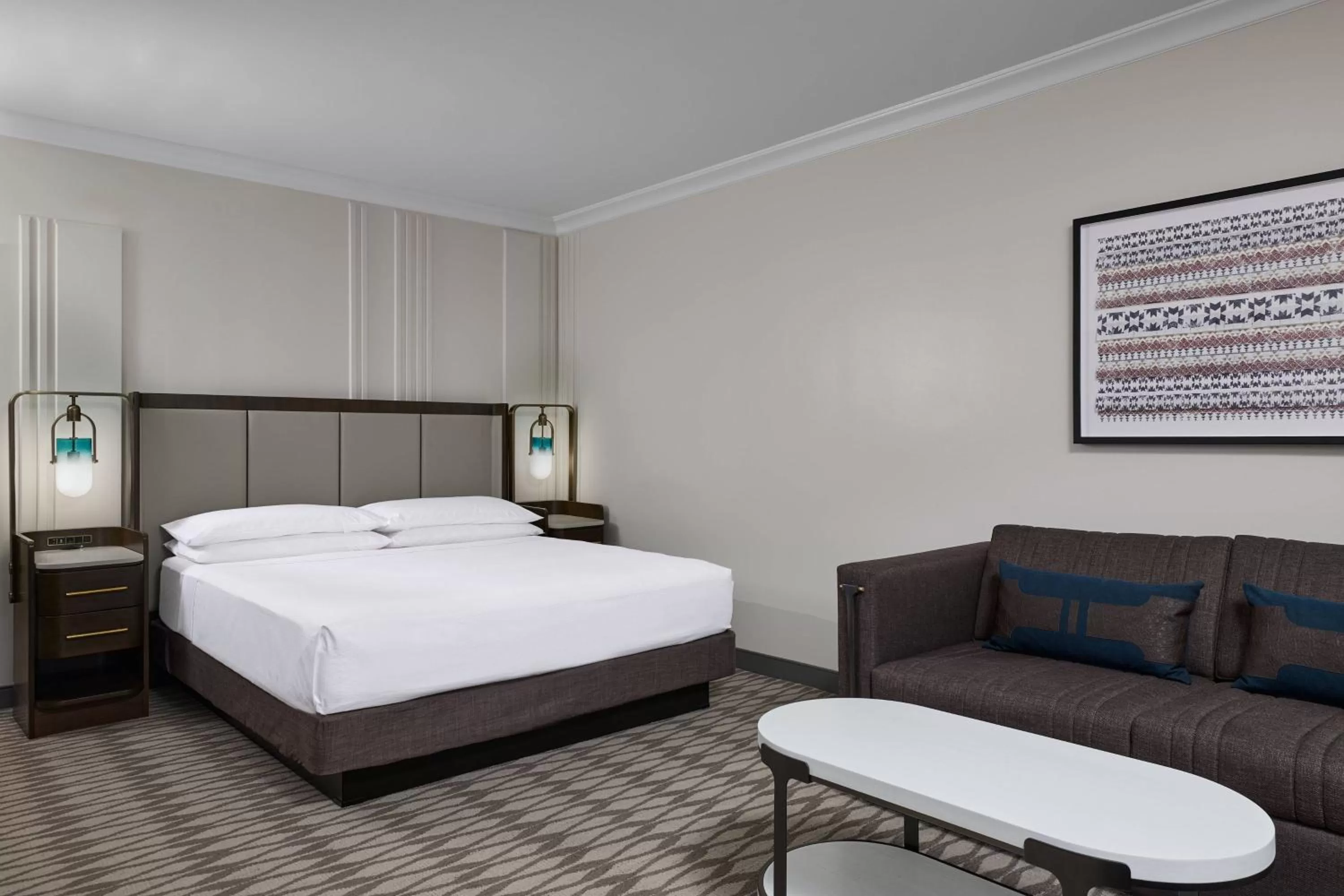 Photo of the whole room, Bed in JW Marriott Houston by the Galleria