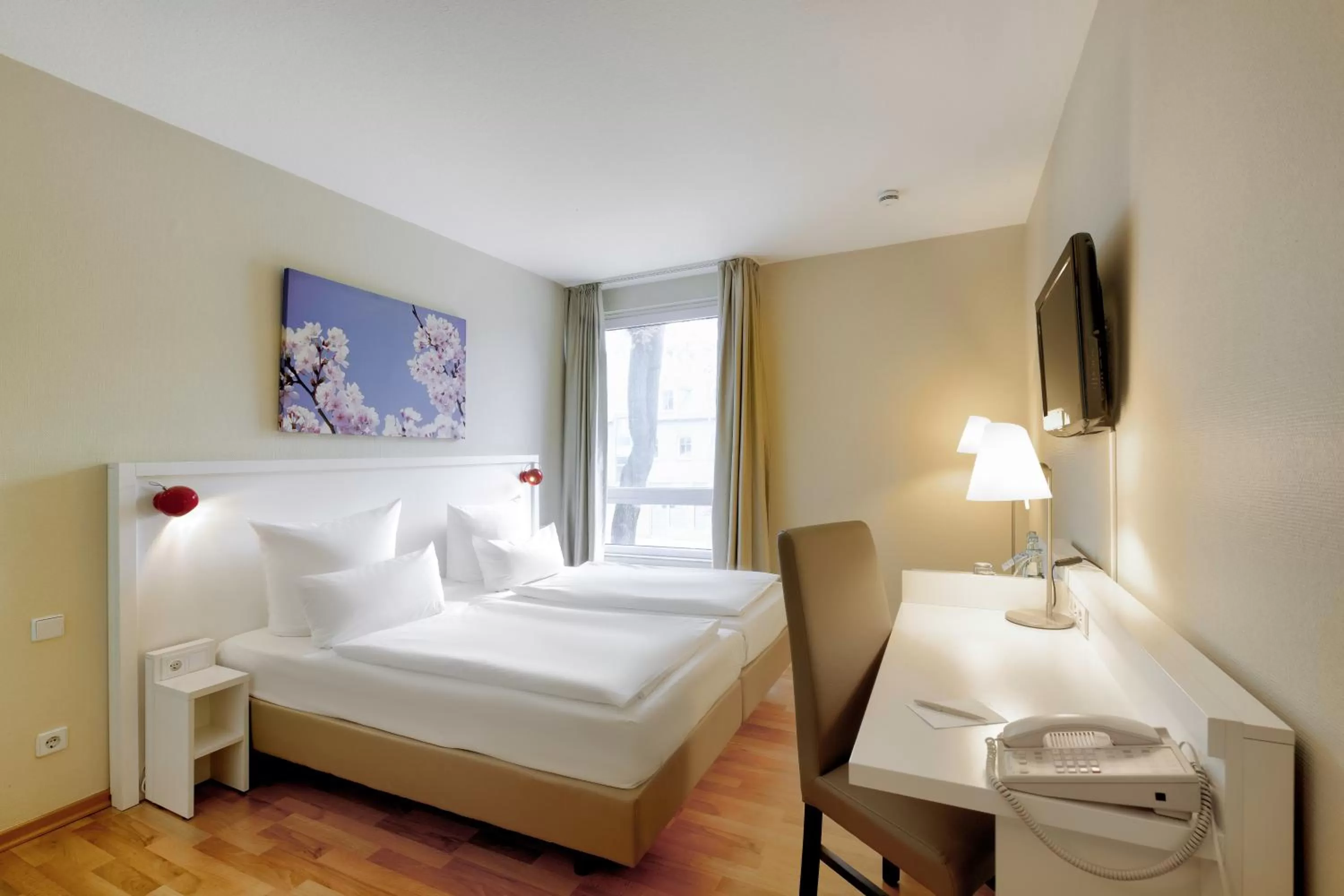 Bed in Hotel am Schloß Köpenick by Golden Tulip