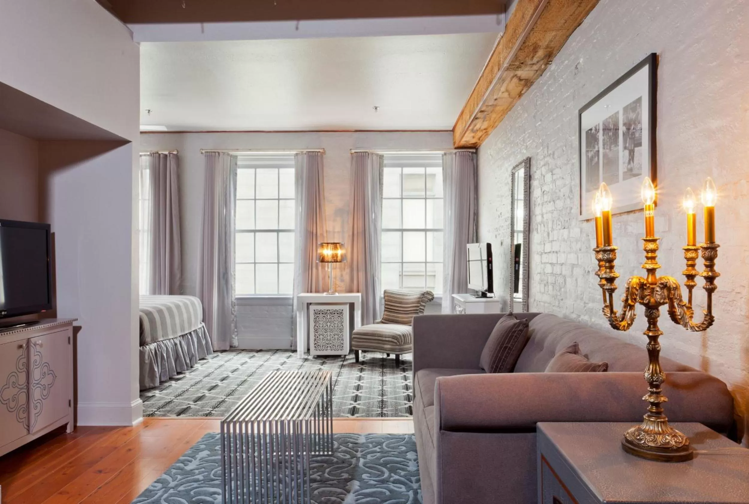 TV and multimedia in Bluegreen Vacations Club La Pension