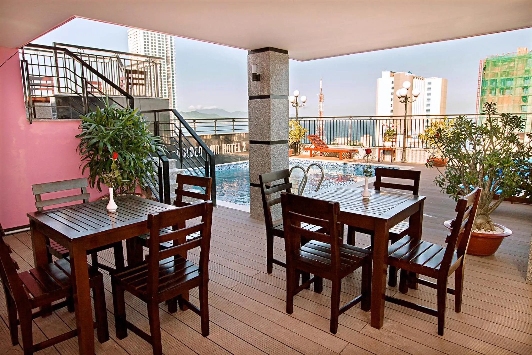 Restaurant/places to eat in Golden Rain 2 Hotel Nha Trang Beach