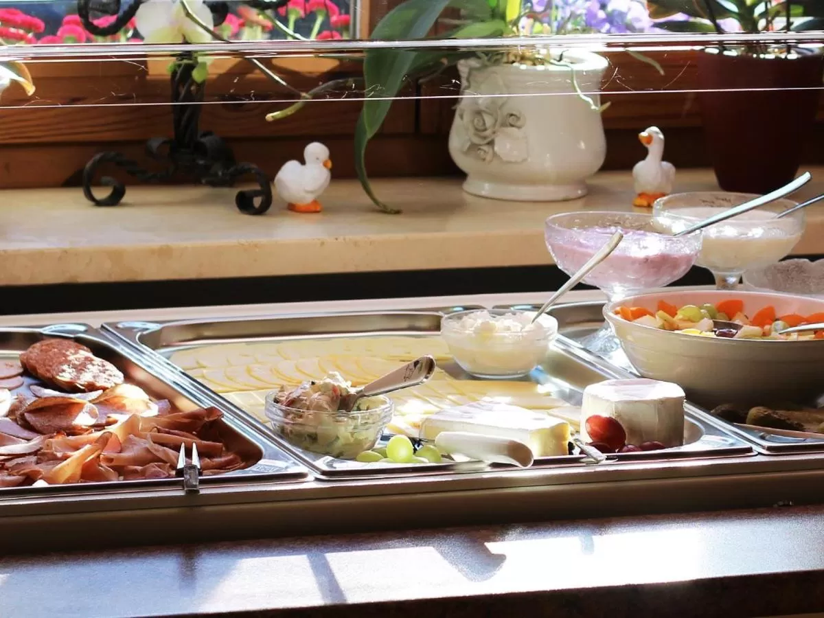 Buffet breakfast in Hotel Effland -Sauna -Pool