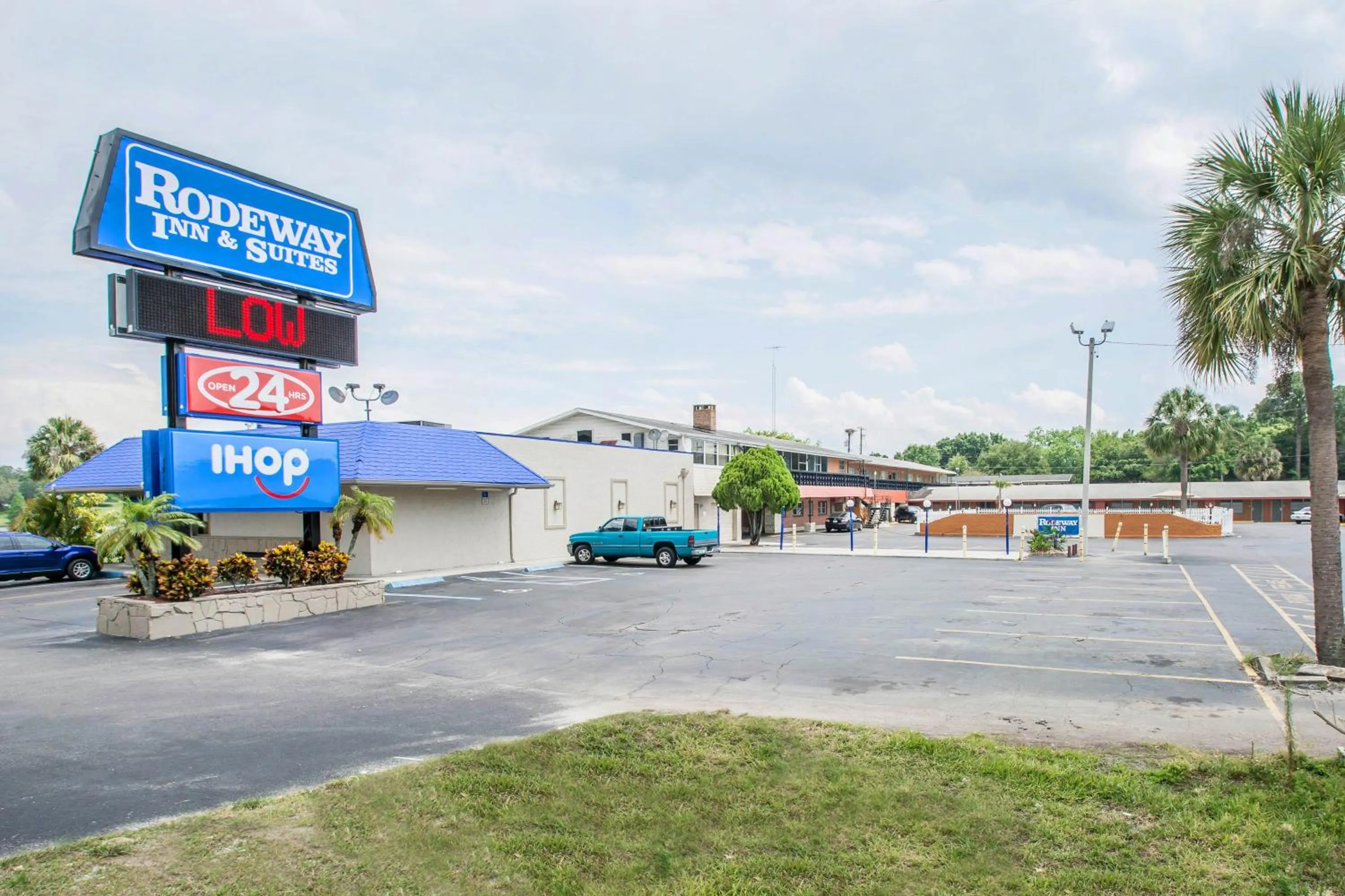 On site in Rodeway Inn & Suites Winter Haven Chain of Lakes