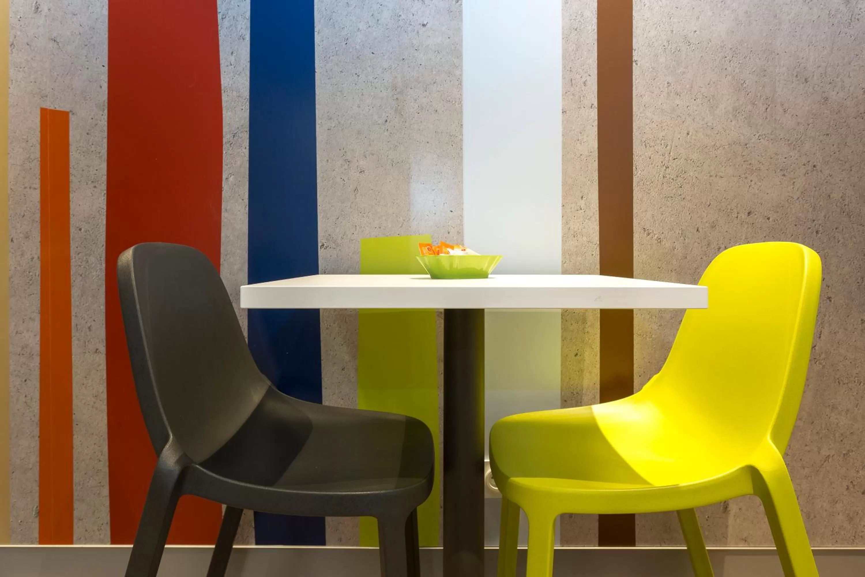 Lounge or bar in Ibis budget Lorient Caudan