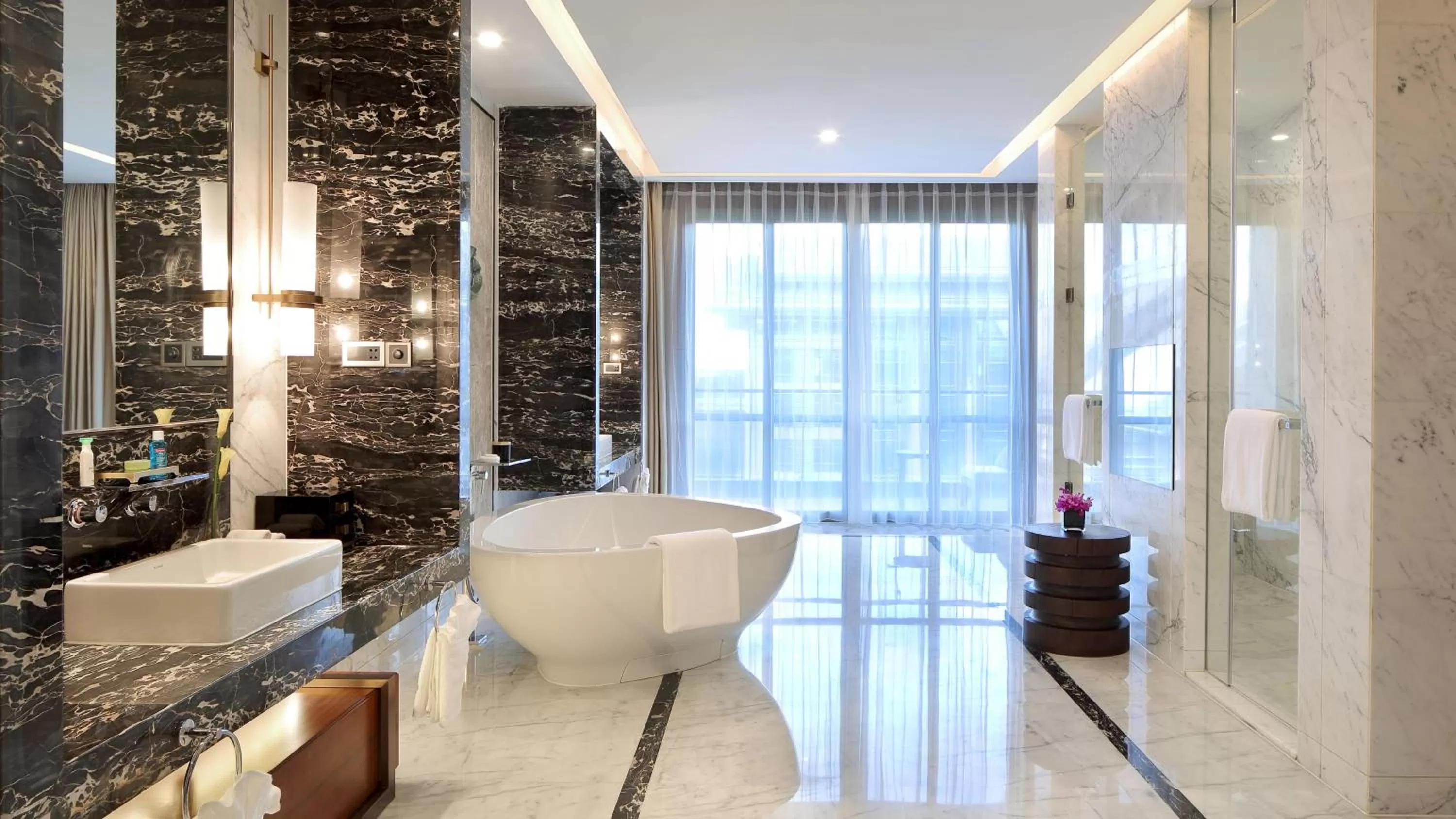 Photo of the whole room in InterContinental Kunming by IHG