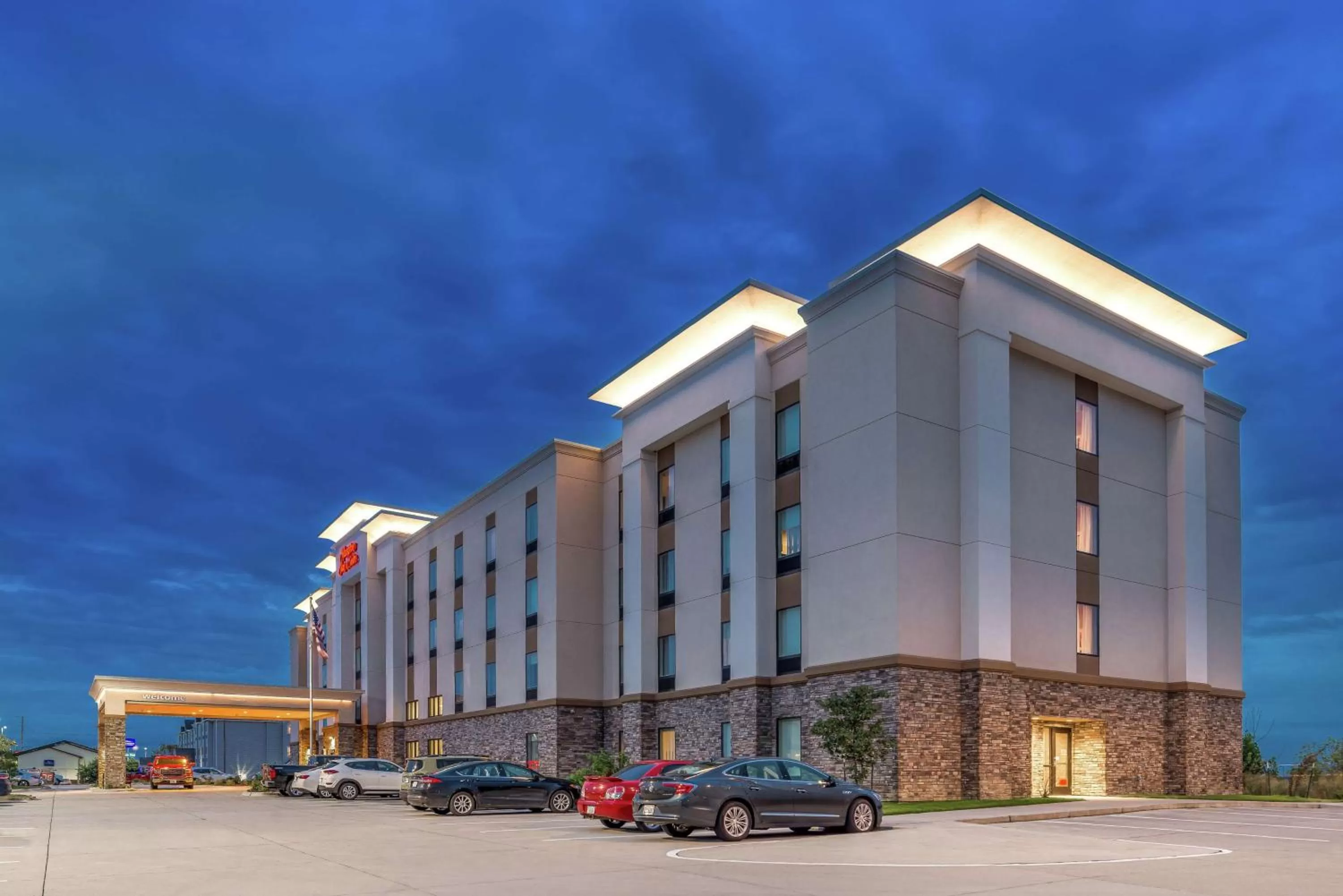 Property building in Hampton Inn and Suites Ames, IA