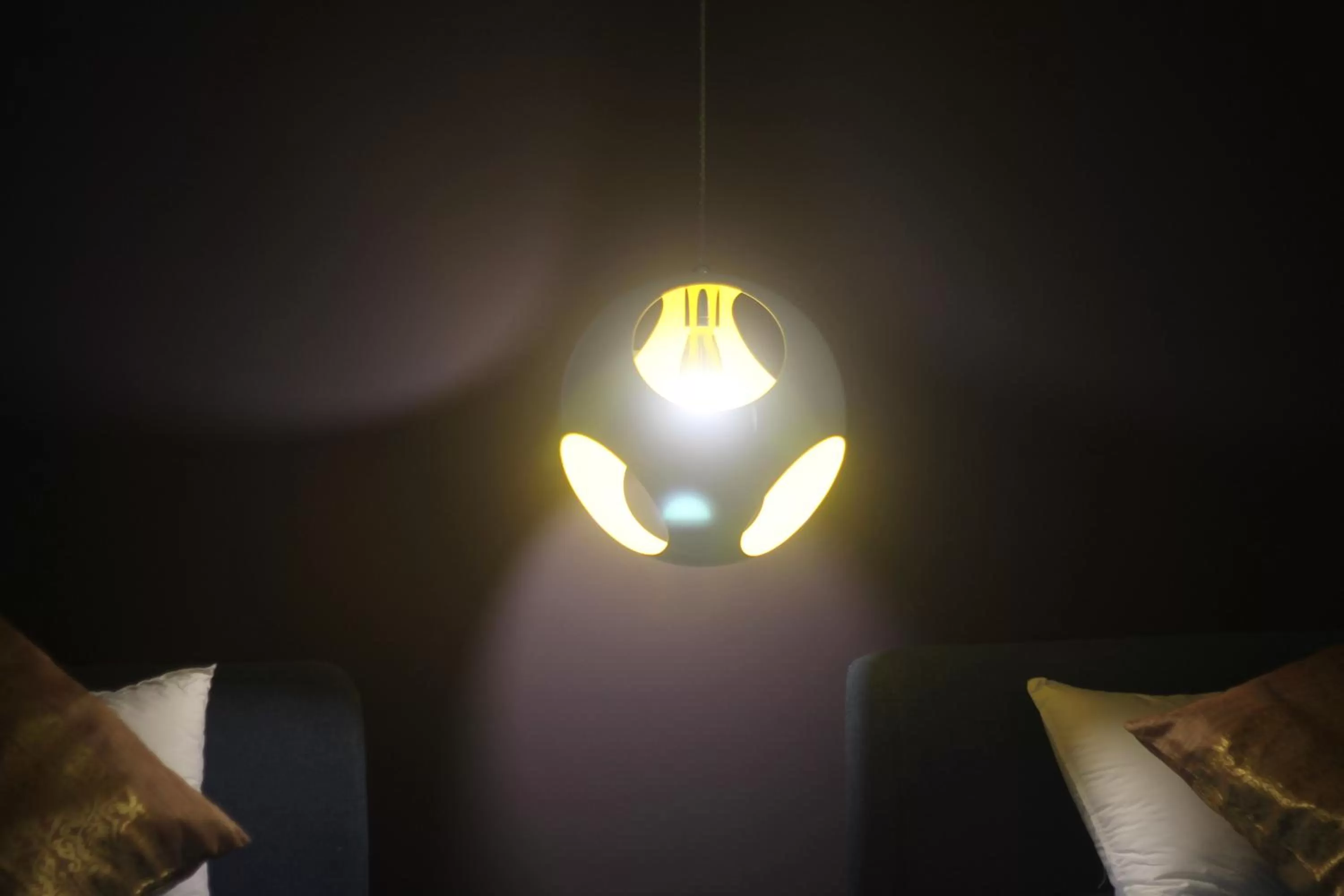 Bedroom, Bed in Benny's City Hotel