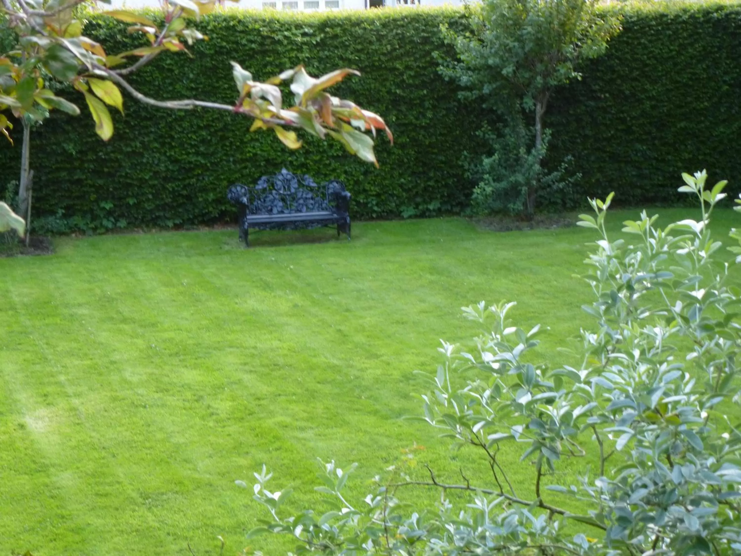 Facade/entrance in Somerton House Hotel