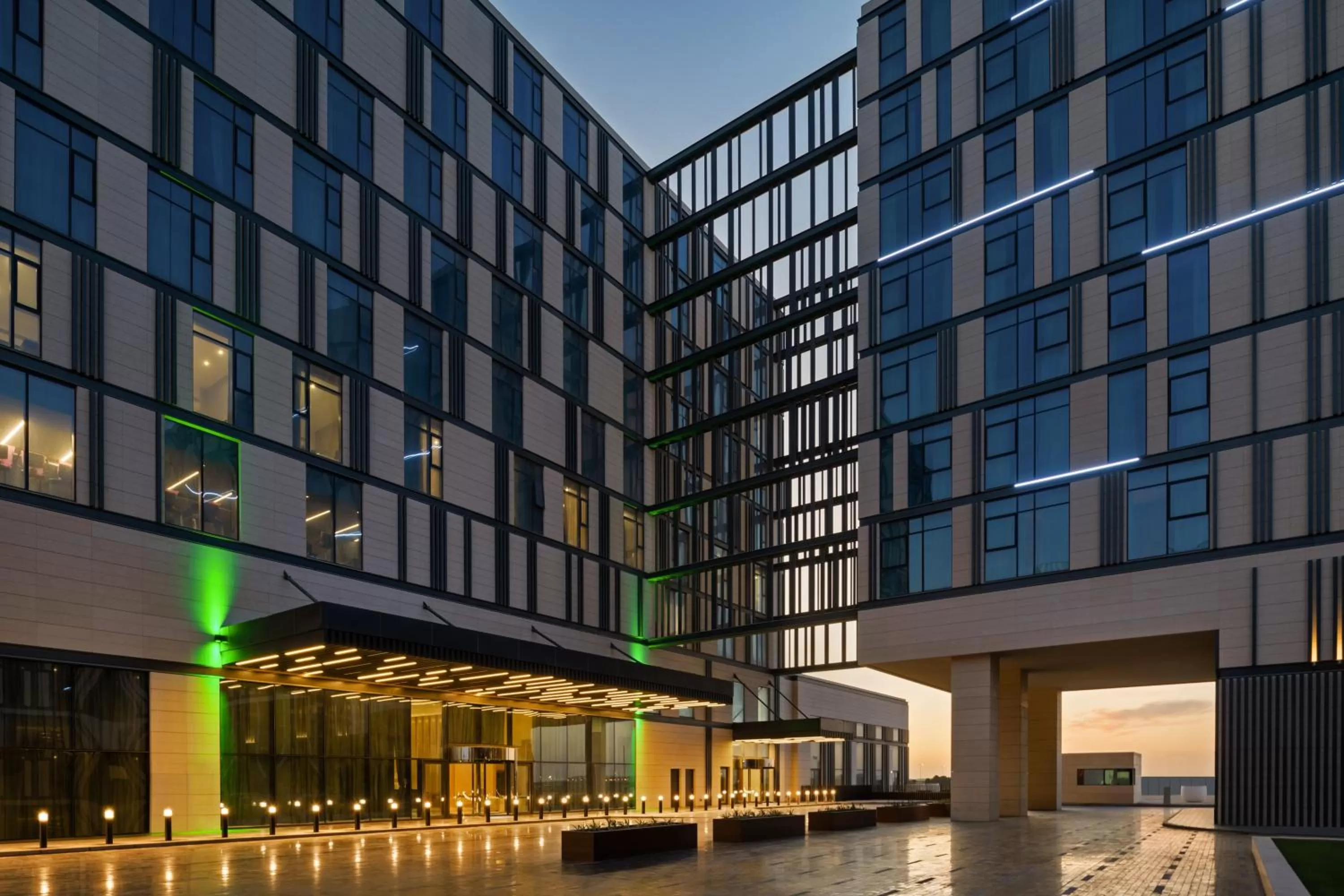 Property building in Holiday Inn Dubai Al-Maktoum Airport by IHG