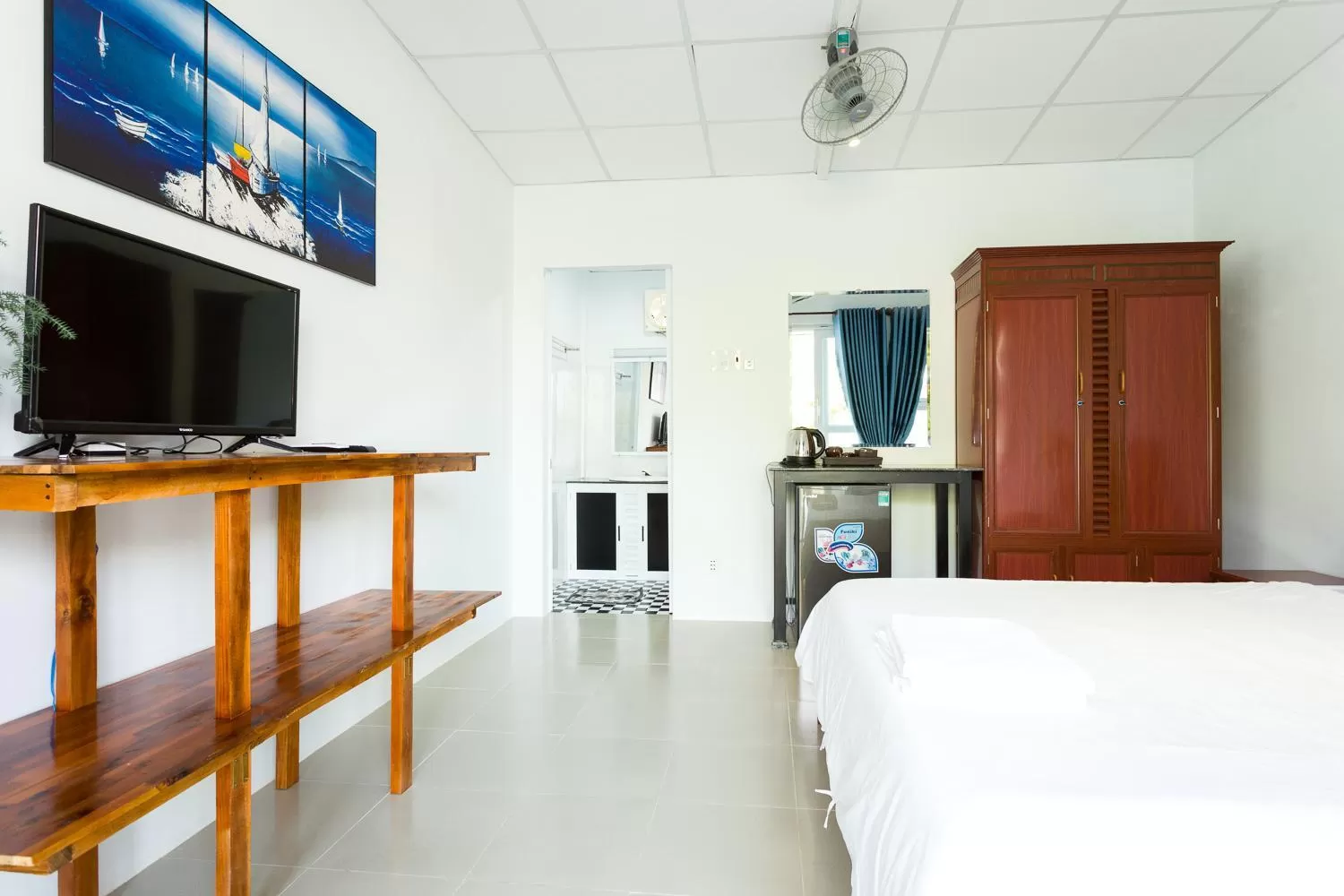 TV/Entertainment Center in Phi Kite School