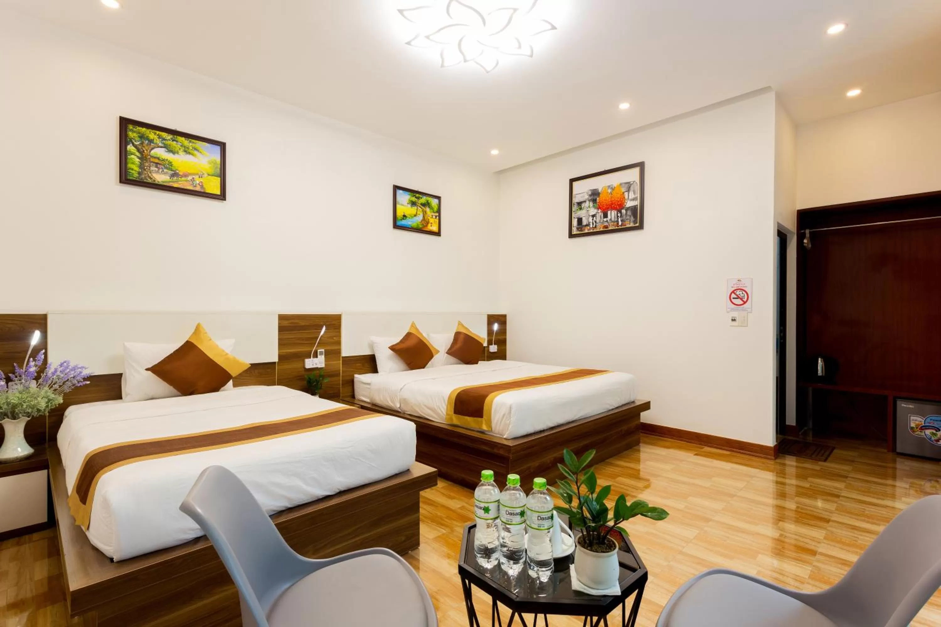 Bed in TAM COC SUNSHINE HOTEL