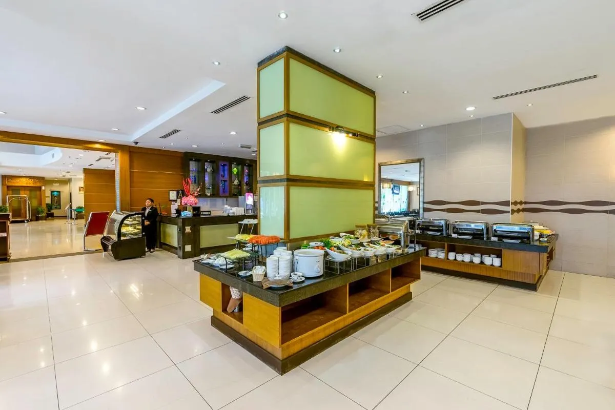 Restaurant/places to eat in Crystal Crown Hotel Kuala Lumpur