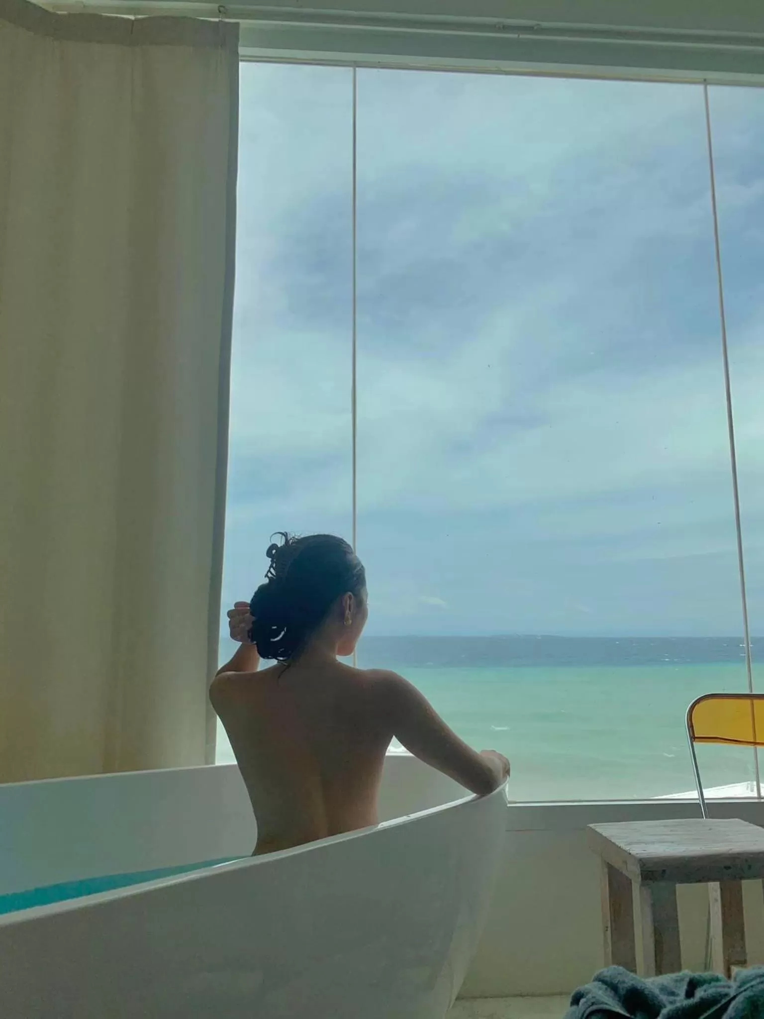 People in Sugarsea Inn & Dive shop