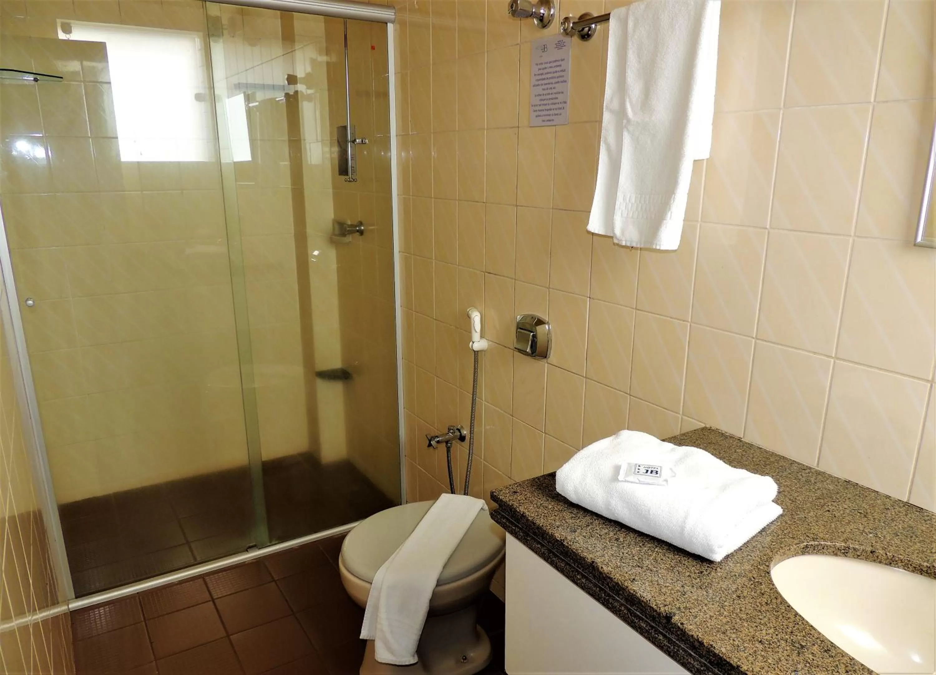 Bathroom in Hotel JB