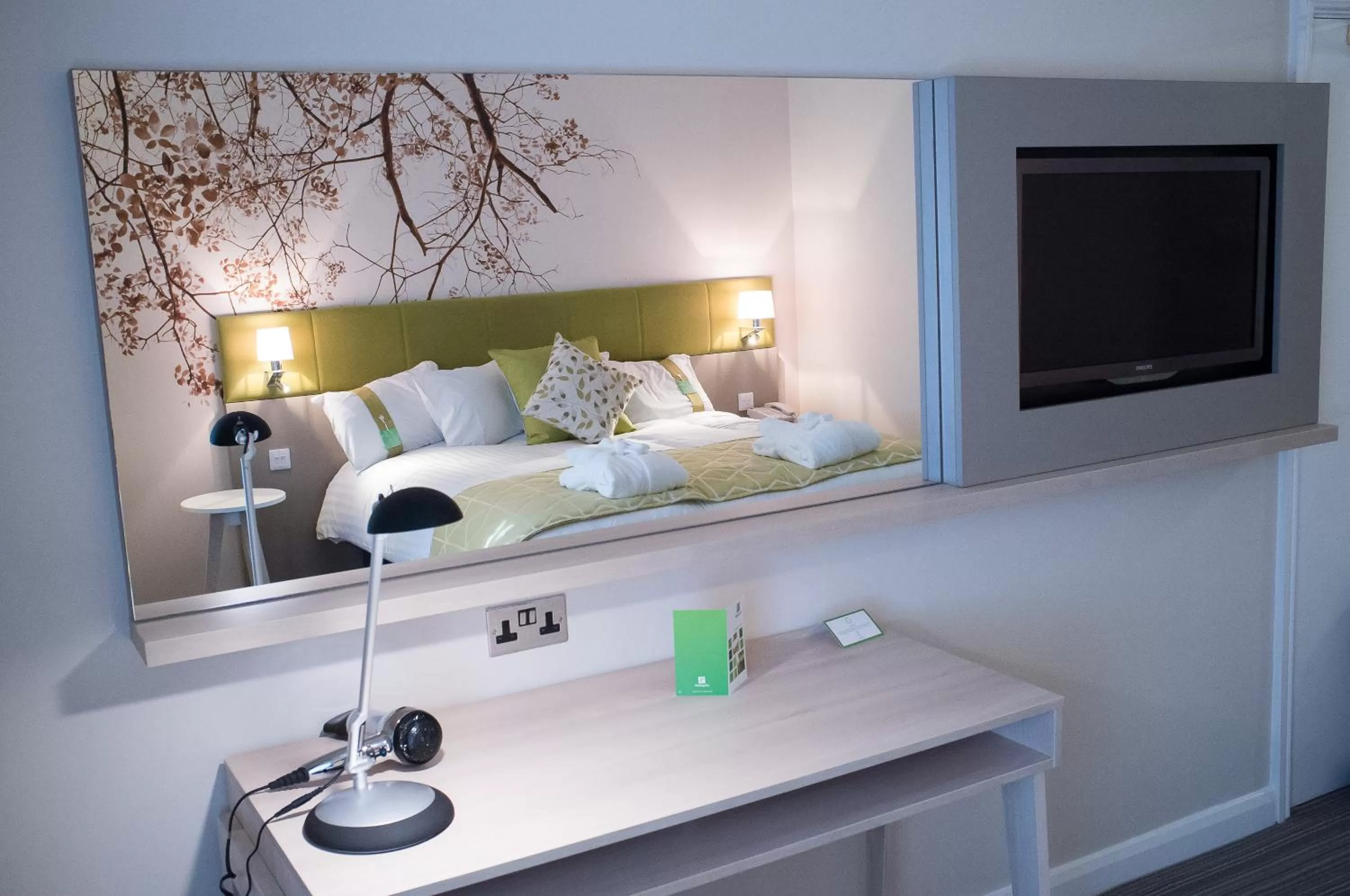 Photo of the whole room, Bed in Holiday Inn Corby Kettering A43 by IHG