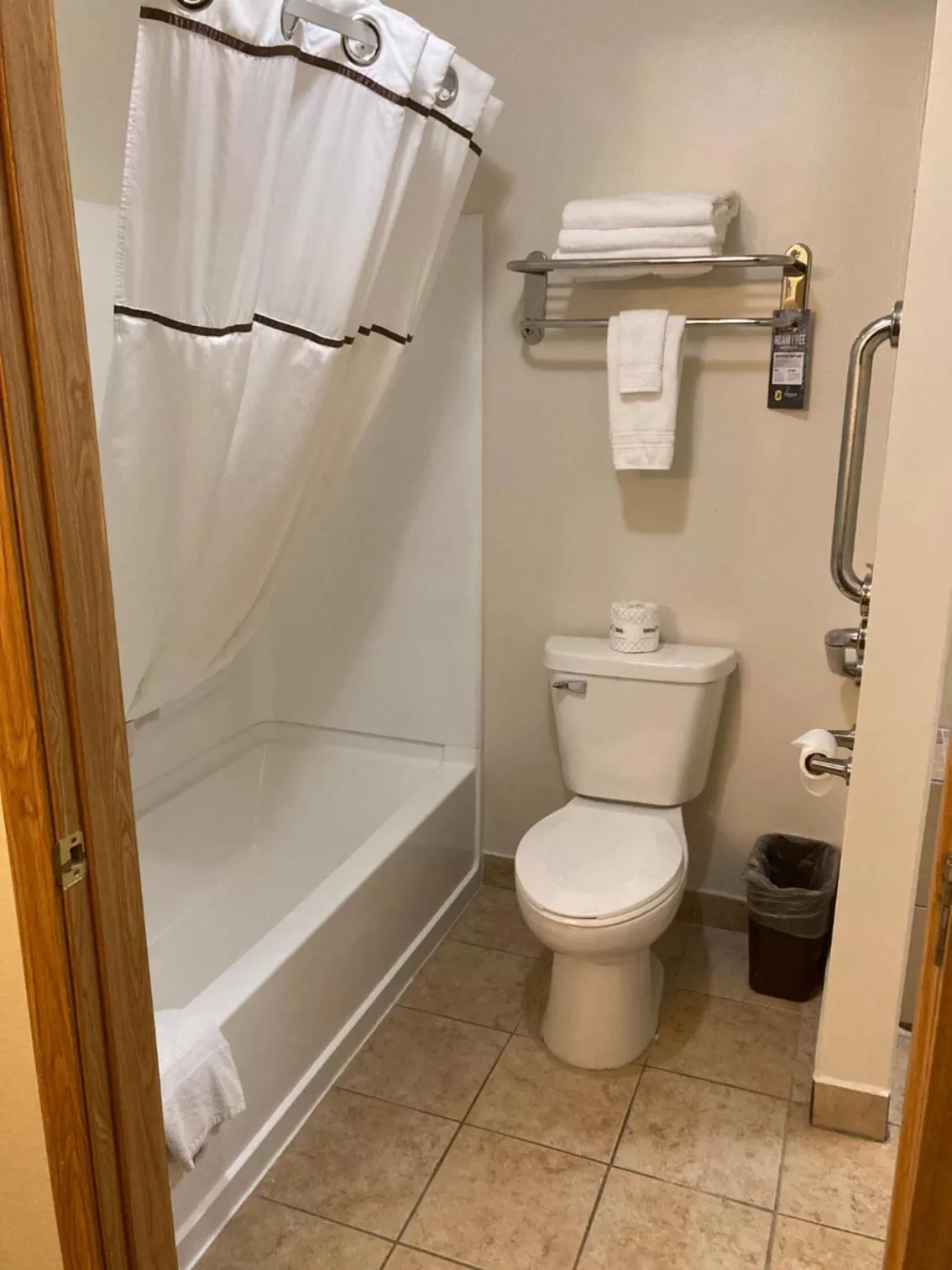 Bathroom in Super 8 by Wyndham Chisago City