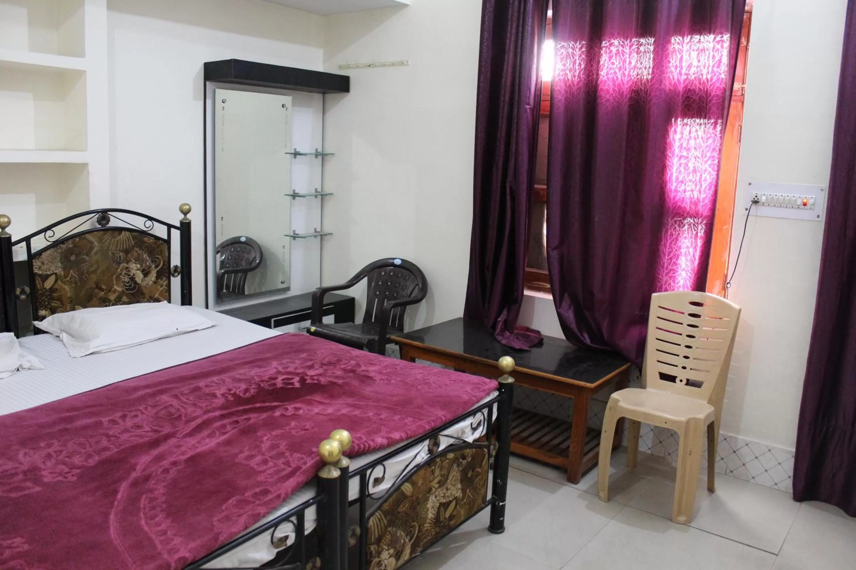 Bed in Best B&B in Orchha