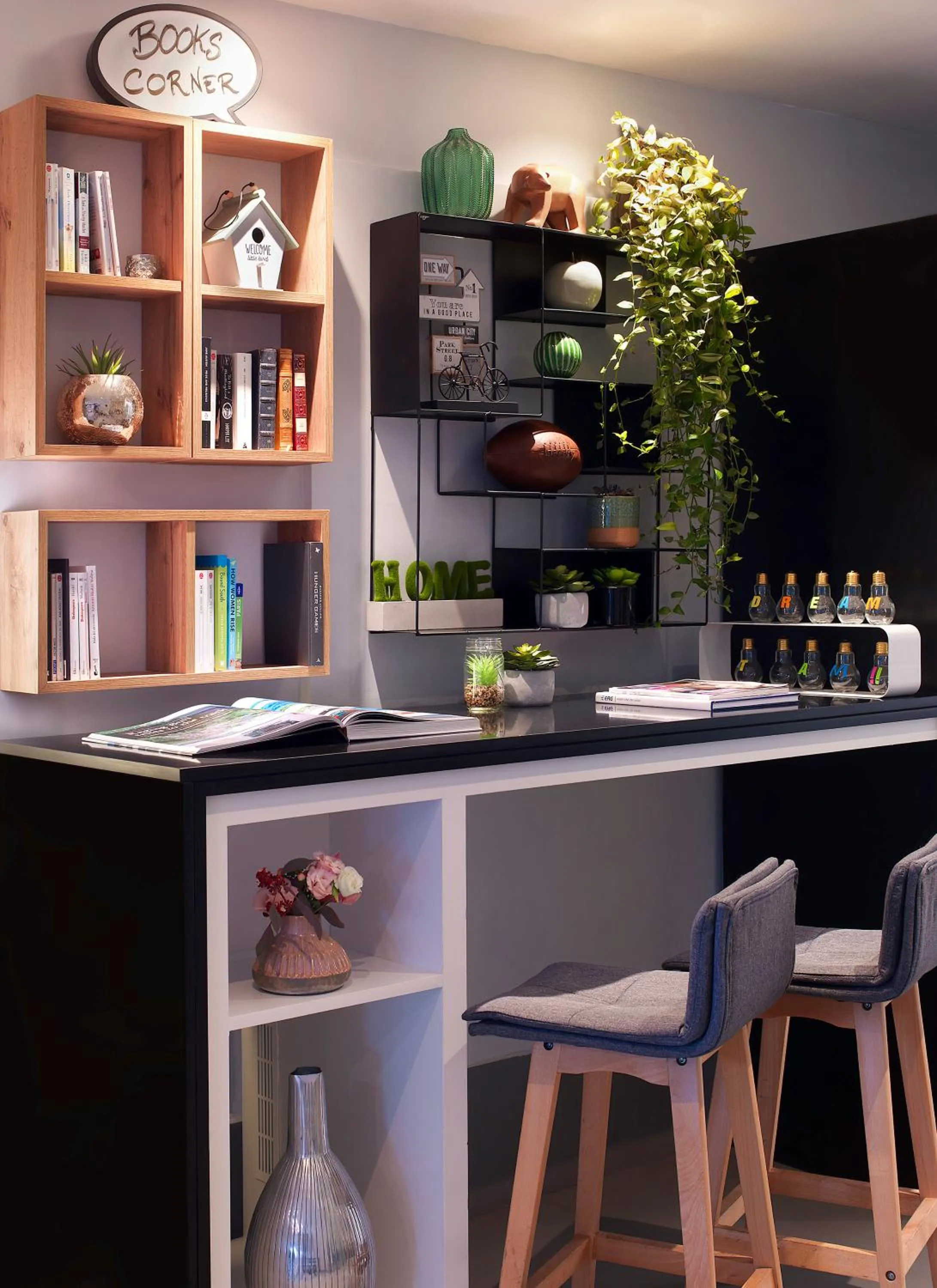 Library in Hotel Paris Opera Affiliated by Meliá