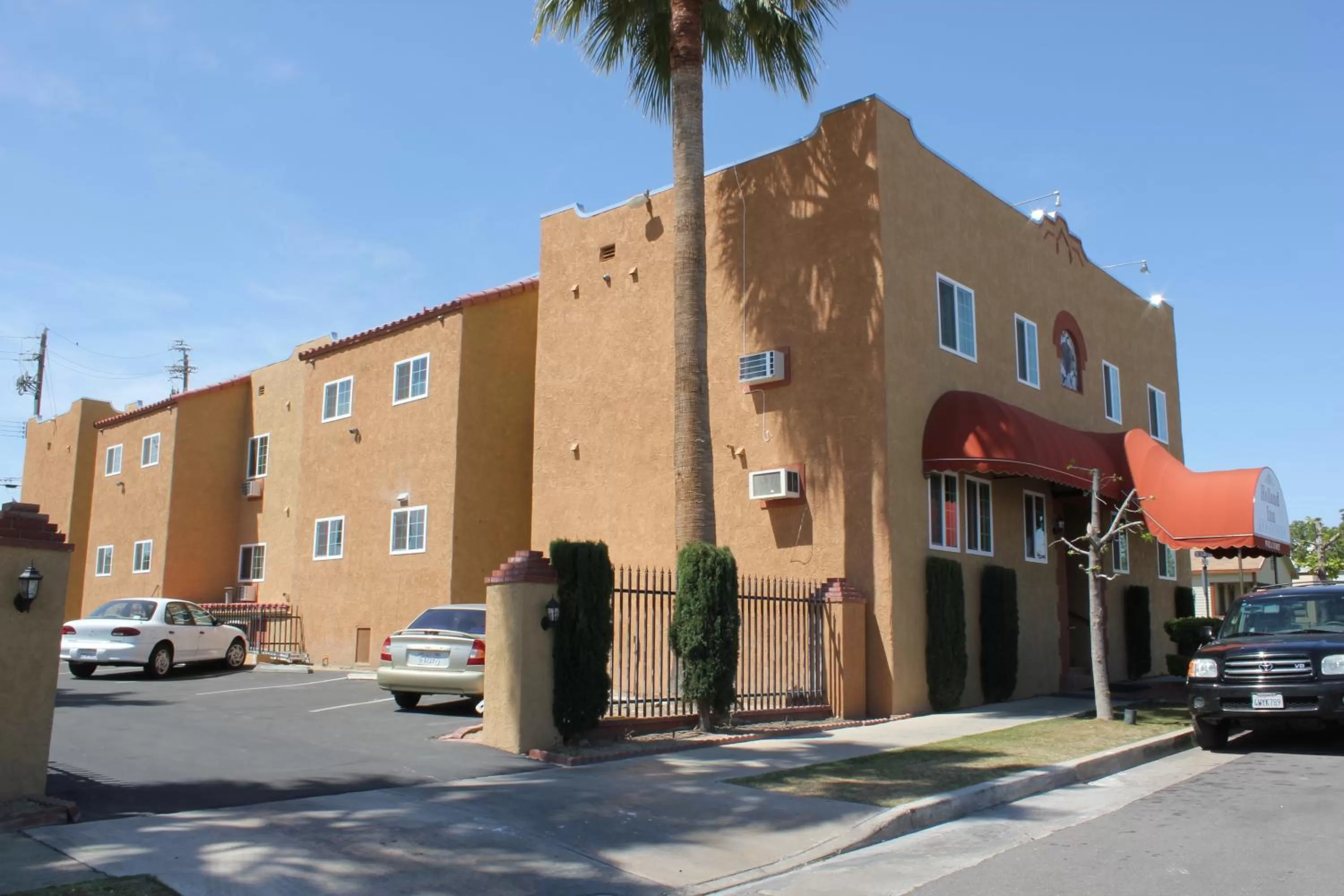 Property building in Holland Inn and Suites