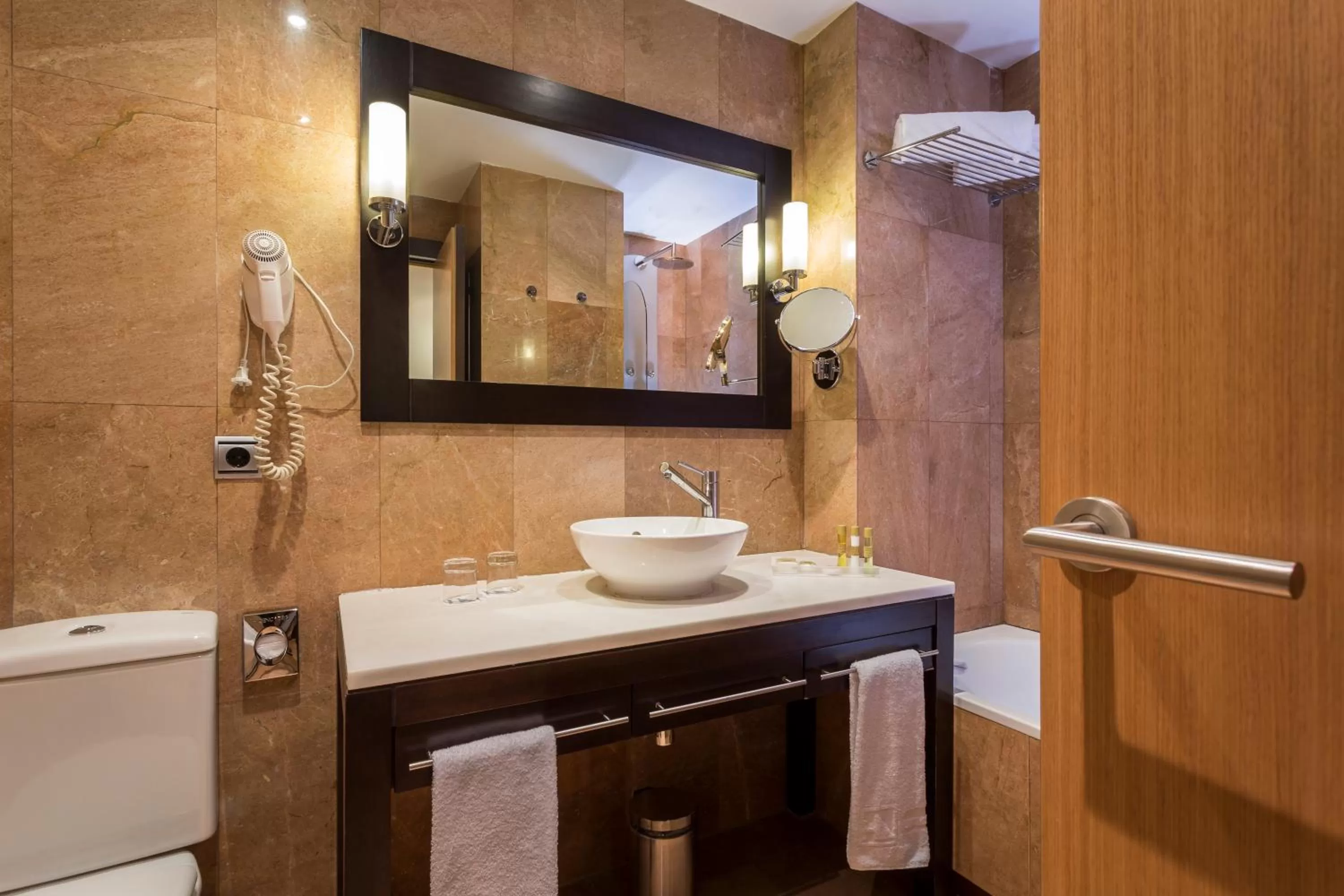 Bathroom in Eurostars Monumental