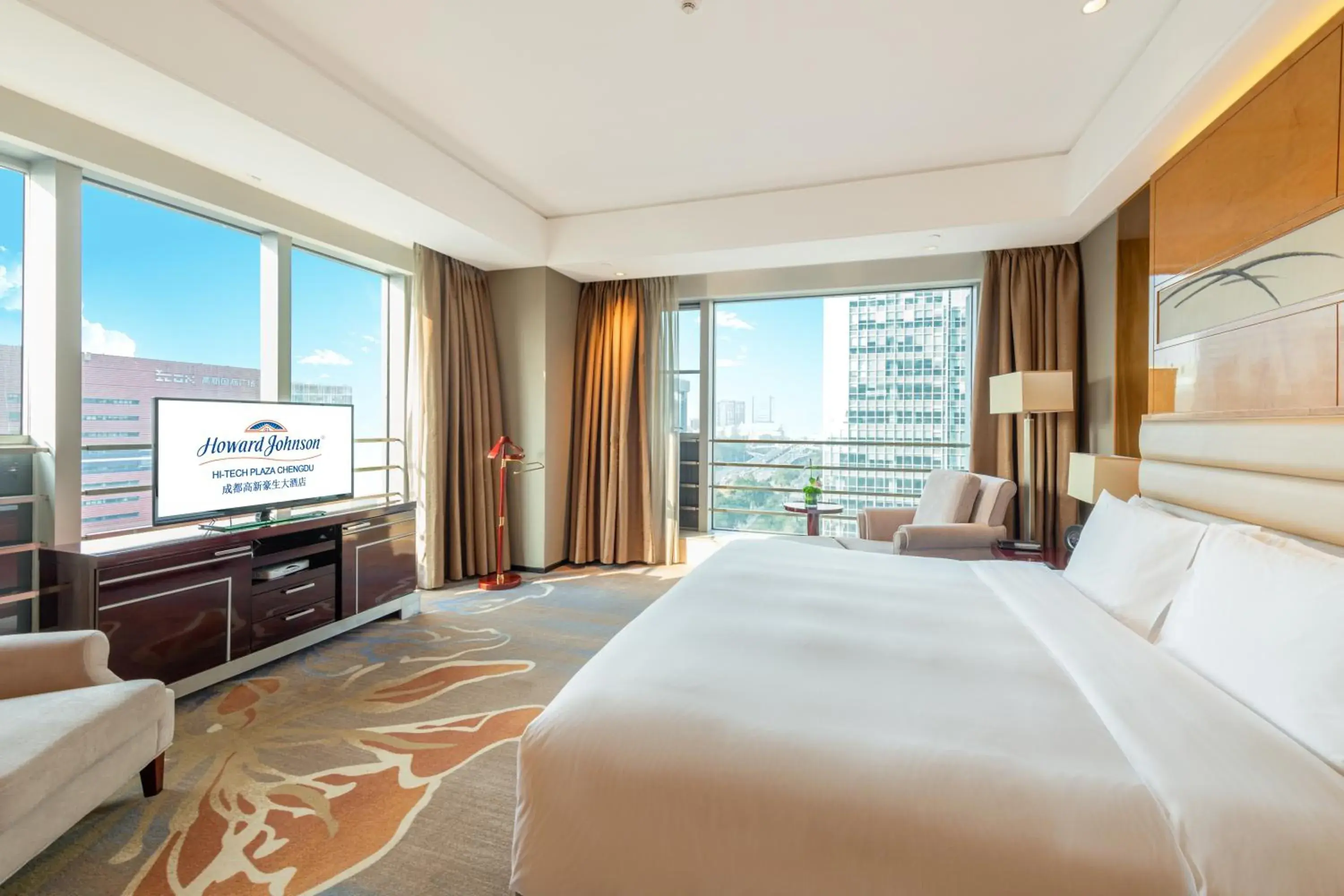 Deluxe Suite-Smoking in Howard Johnson Hi - Tech Plaza Chengdu Deluxe Suite-Smoking in Howard Johnson Hi - Tech Plaza Chengdu