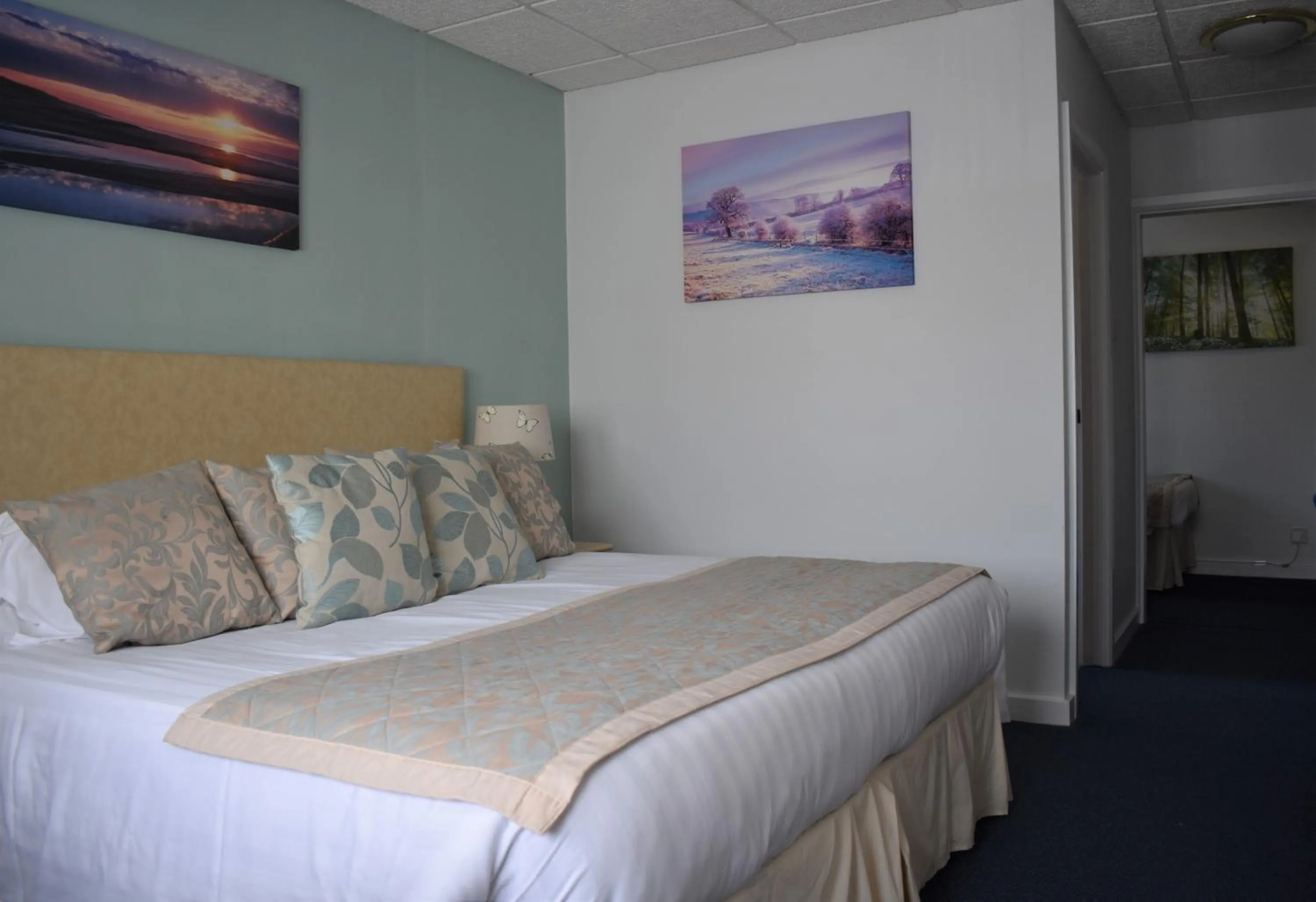 Bedroom, Bed in Sandown Park Lodge