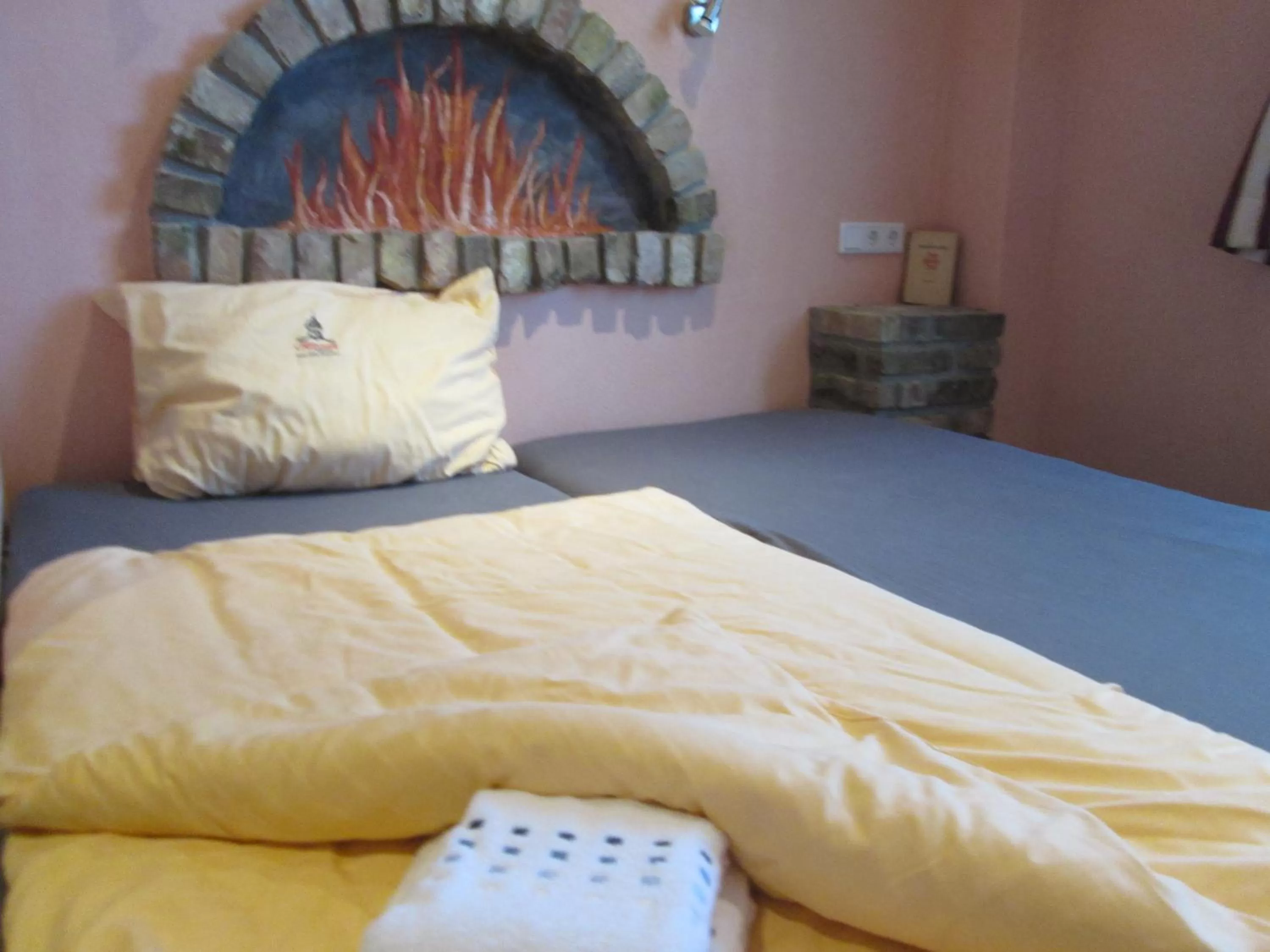 Bed in Hotel Villa Wirtshaus Köpenick