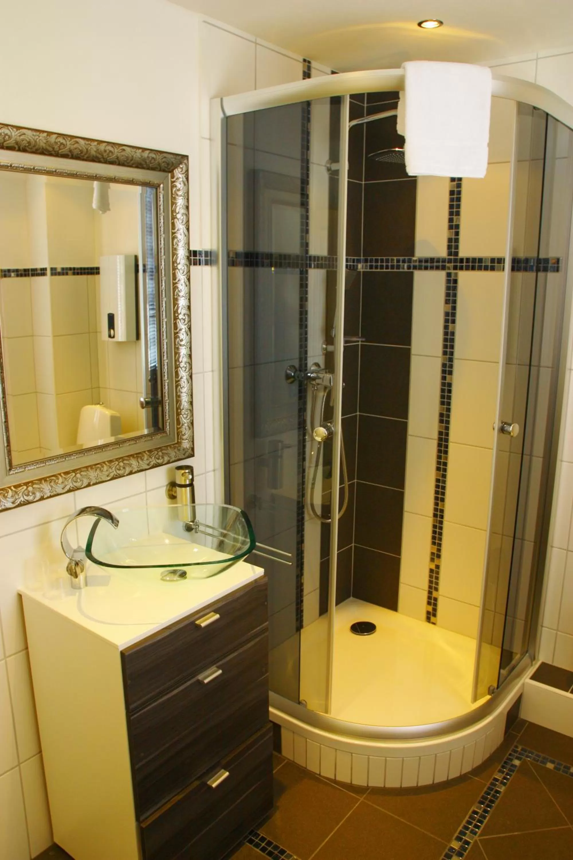 Bathroom in Hotel am Schloss