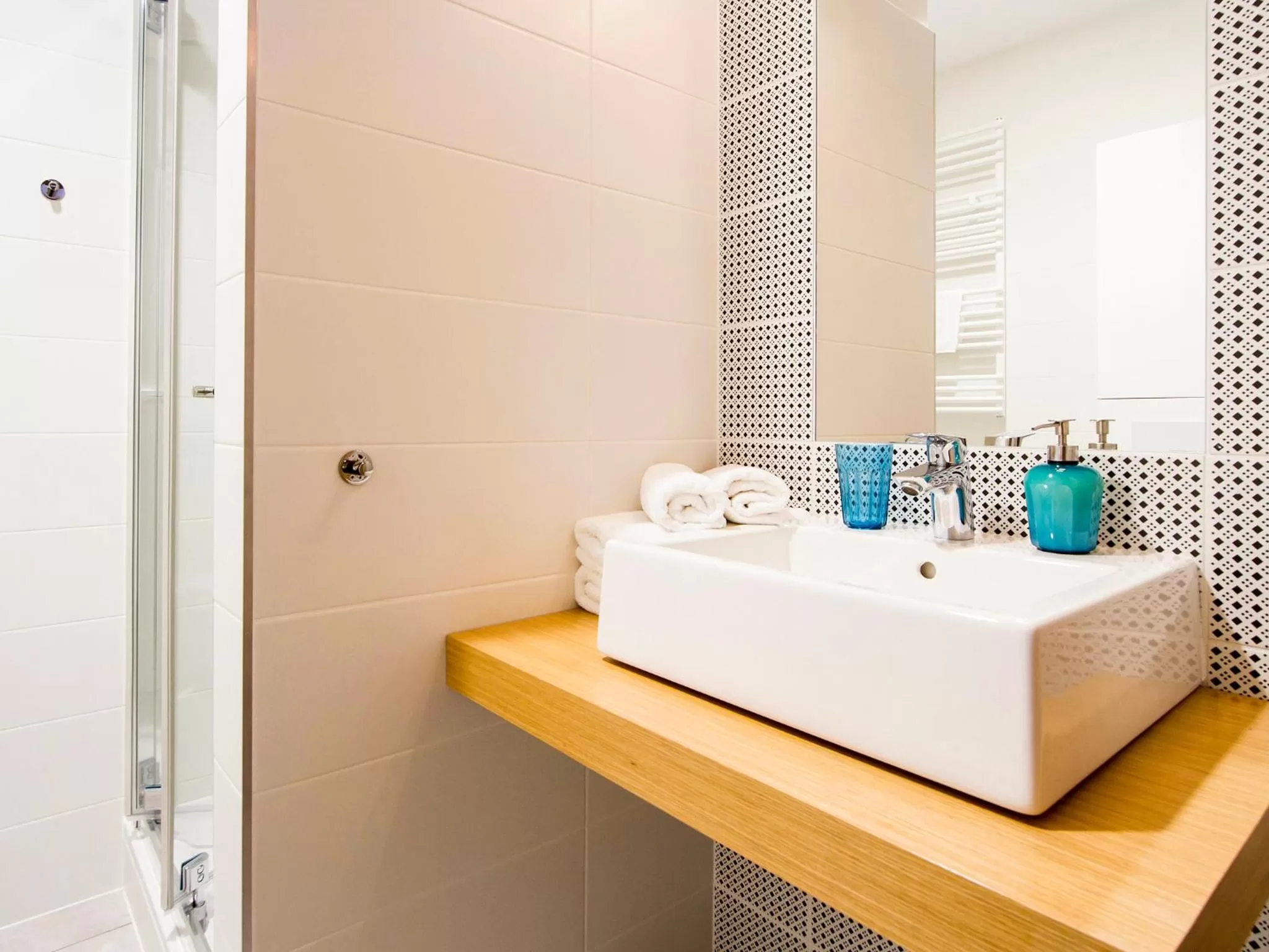 Shower in Riverside Aparthotel Cracow