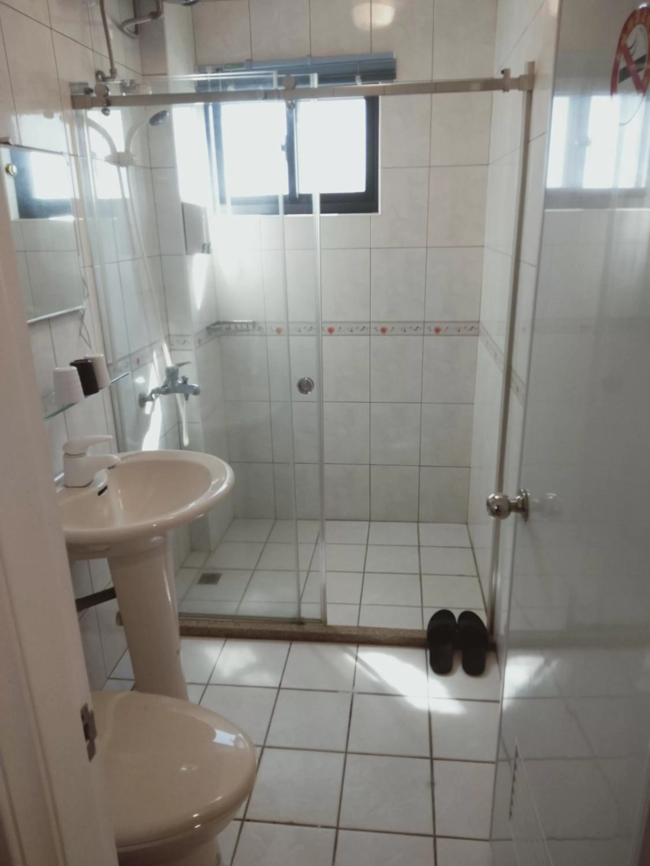 Shower, Bathroom in Frank B&B