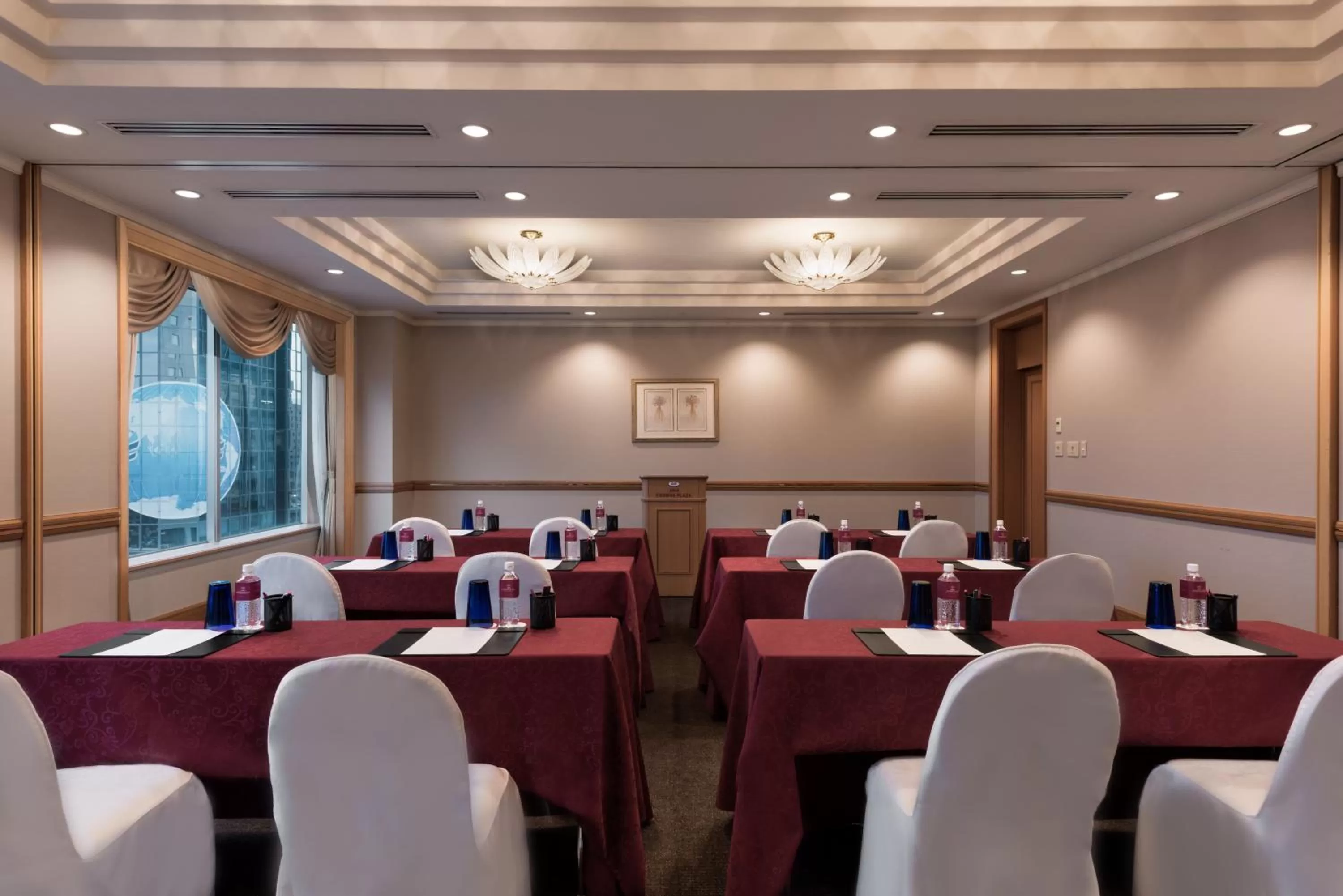 Meeting/conference room in ANA Crowne Plaza Toyama by IHG