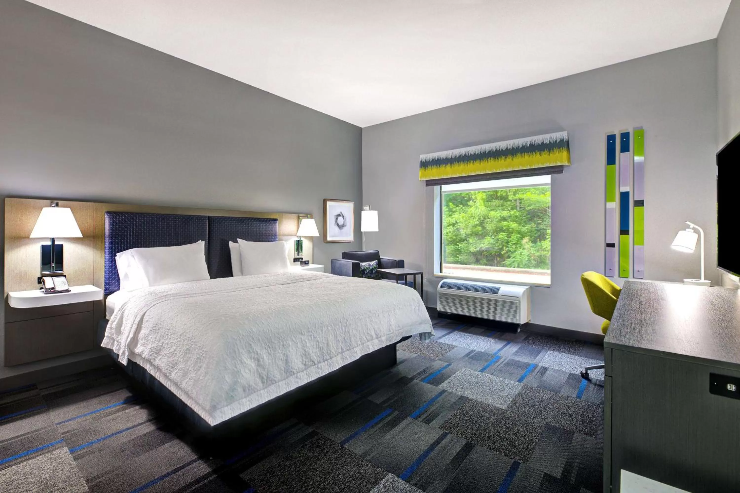 Bedroom, Bed in Hampton Inn & Suites Nacogdoches