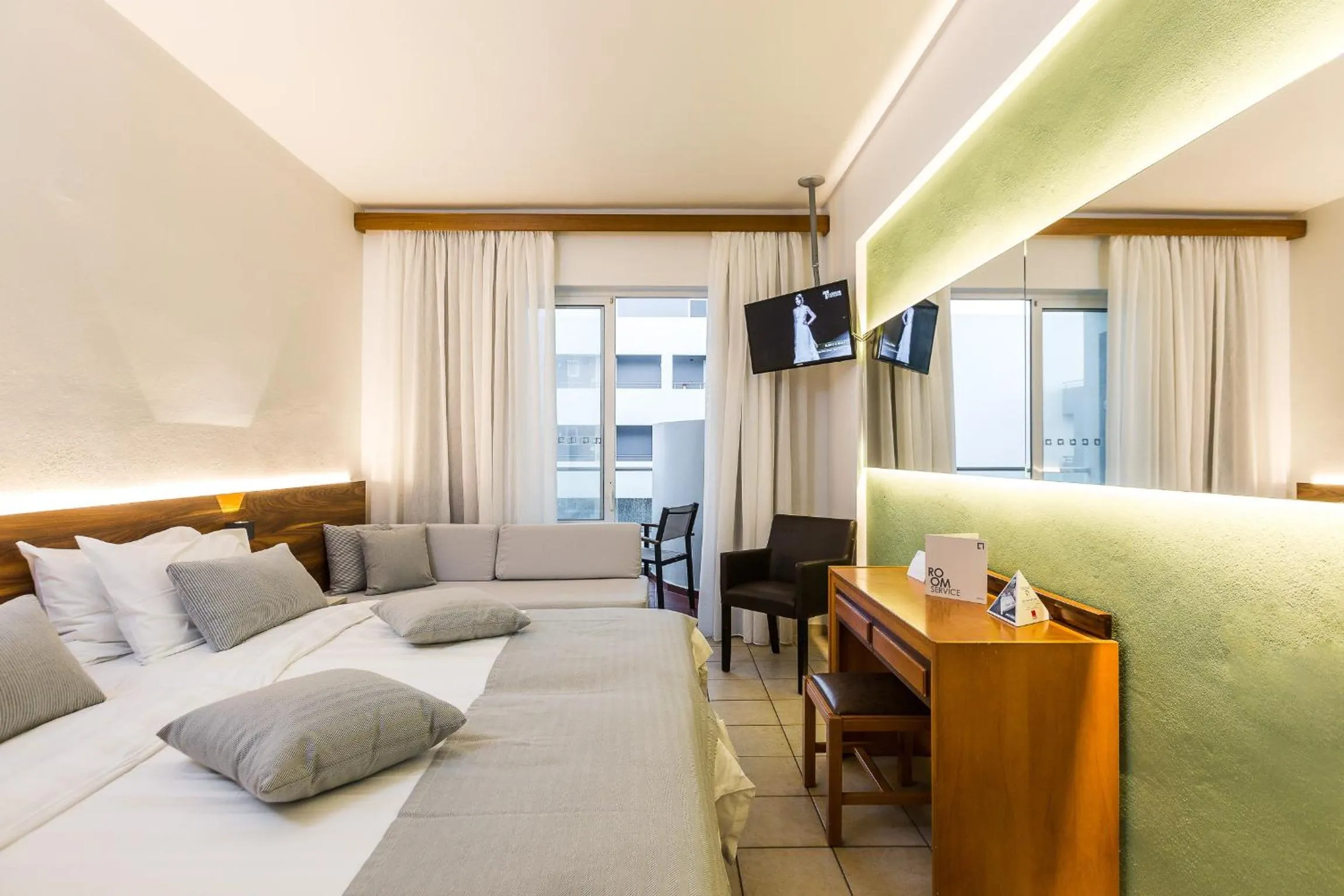 Photo of the whole room, Bed in Atrium Ambiance Hotel