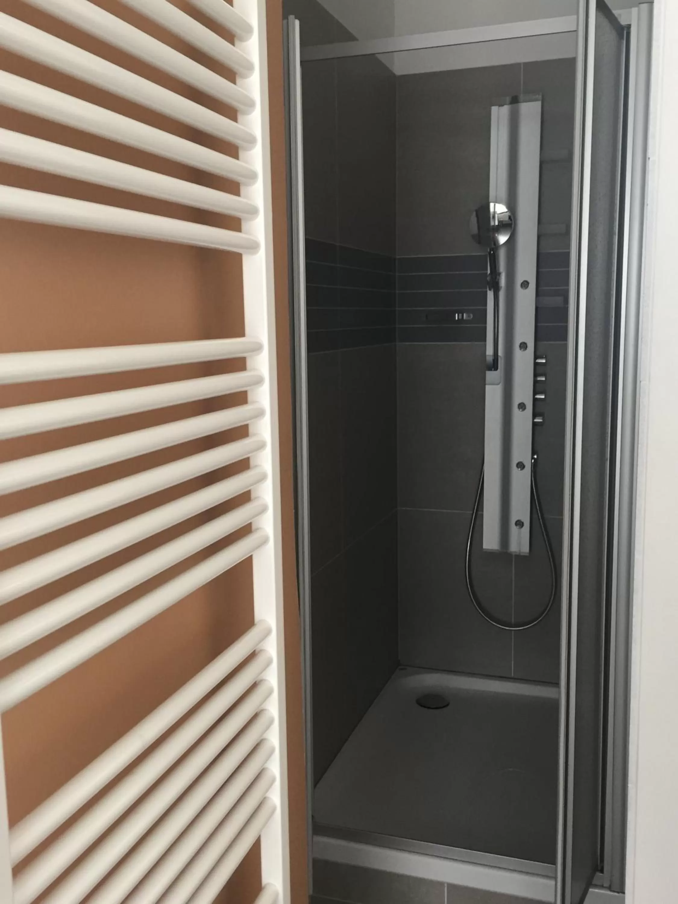 Shower, Bathroom in B&B Sabbajon