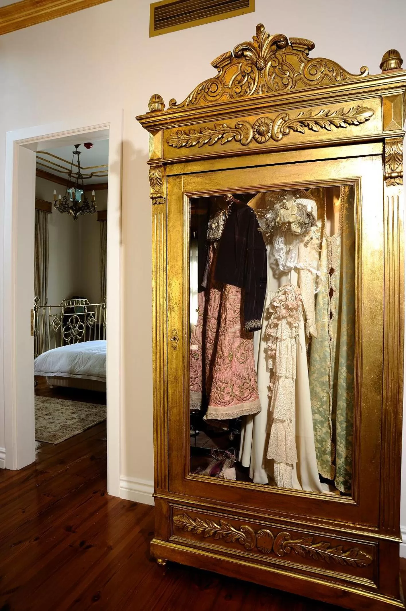 Photo of the whole room in Erten Konak