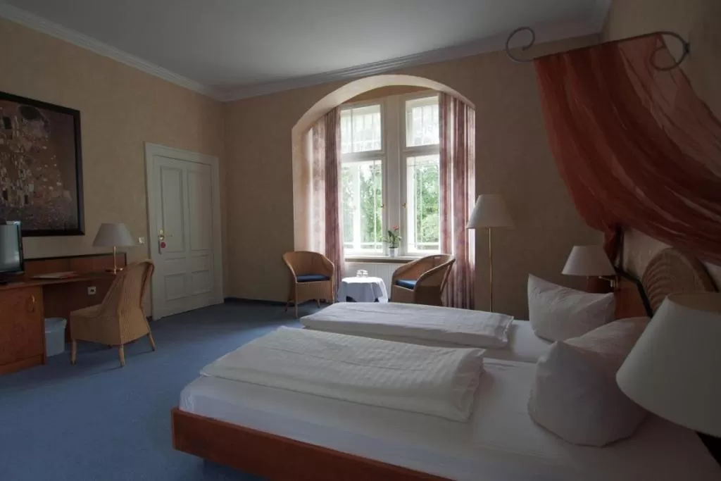 Bed in Hotel Schlossvilla Derenburg