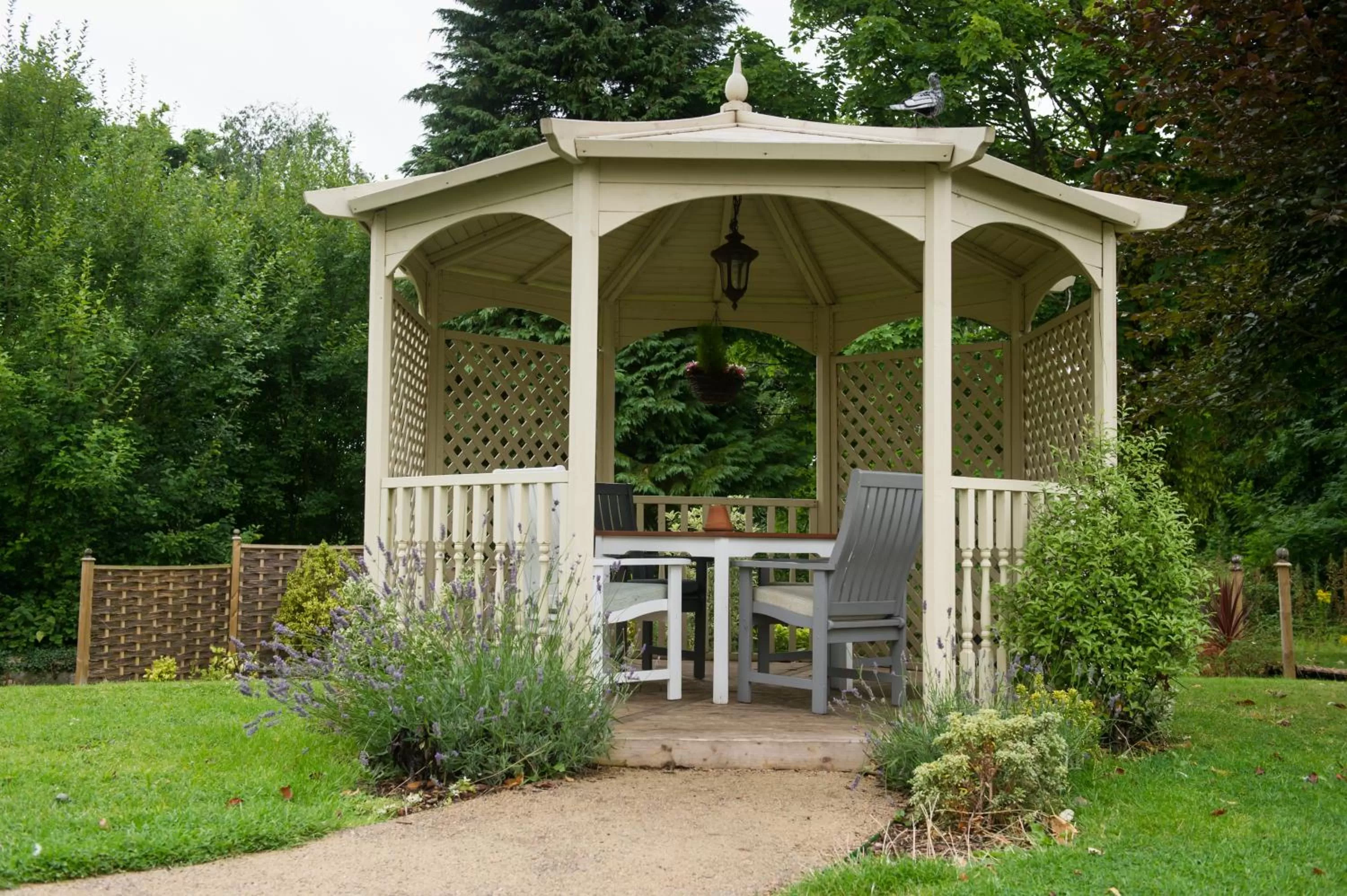 Garden in The Cheshire Cat by Innkeeper's Collection