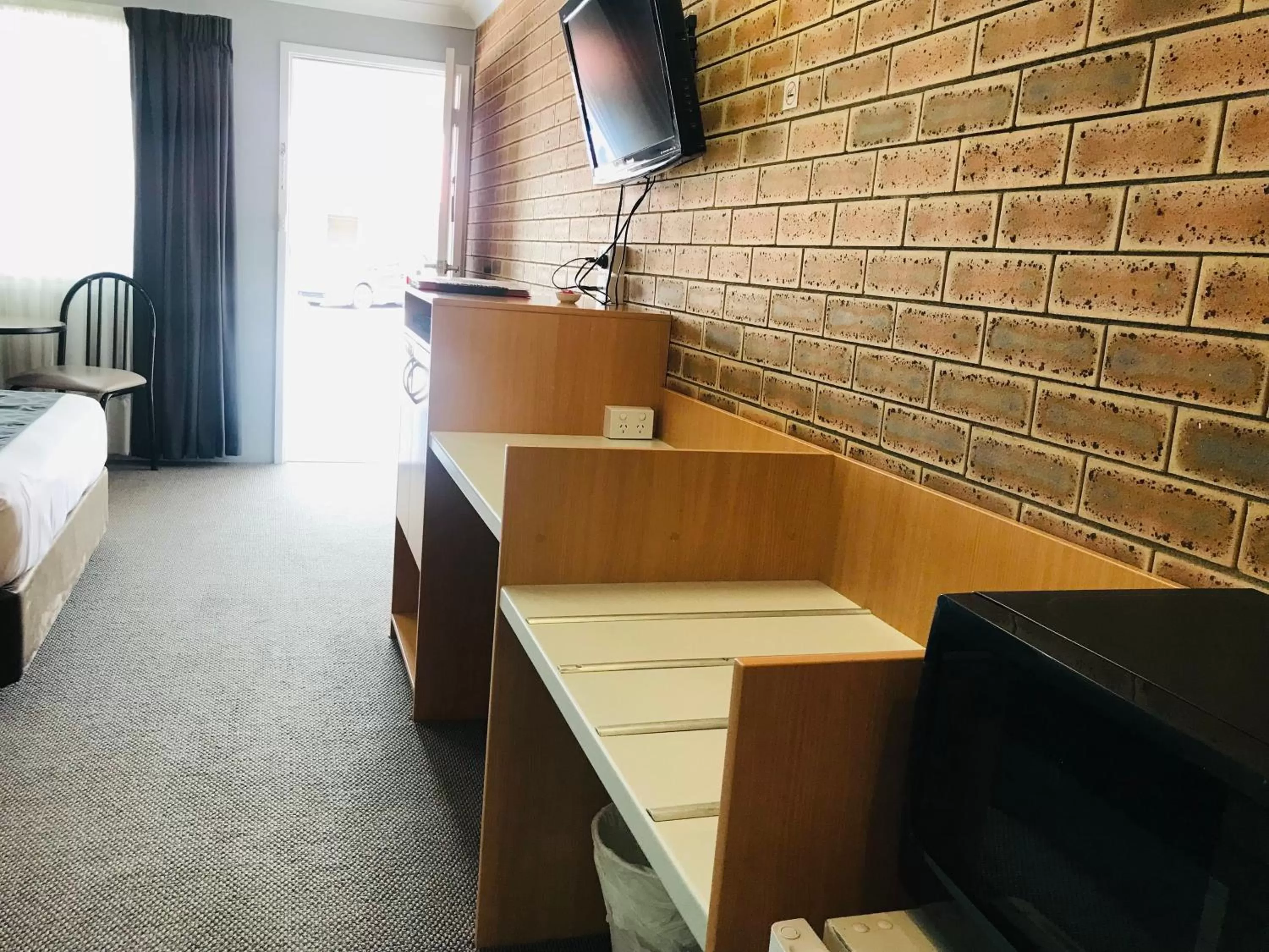 Bed in Jumbuck Motor Inn