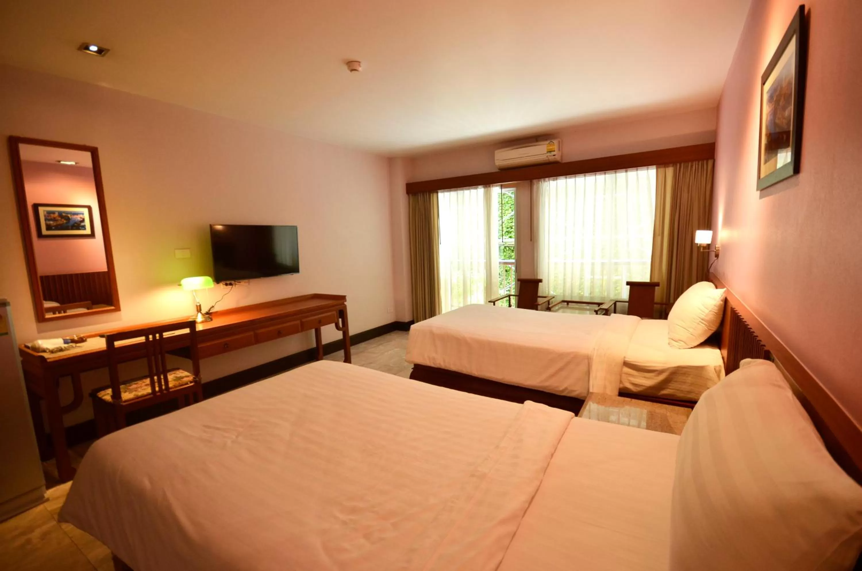 Photo of the whole room, Bed in Sakorn Residence and Hotel