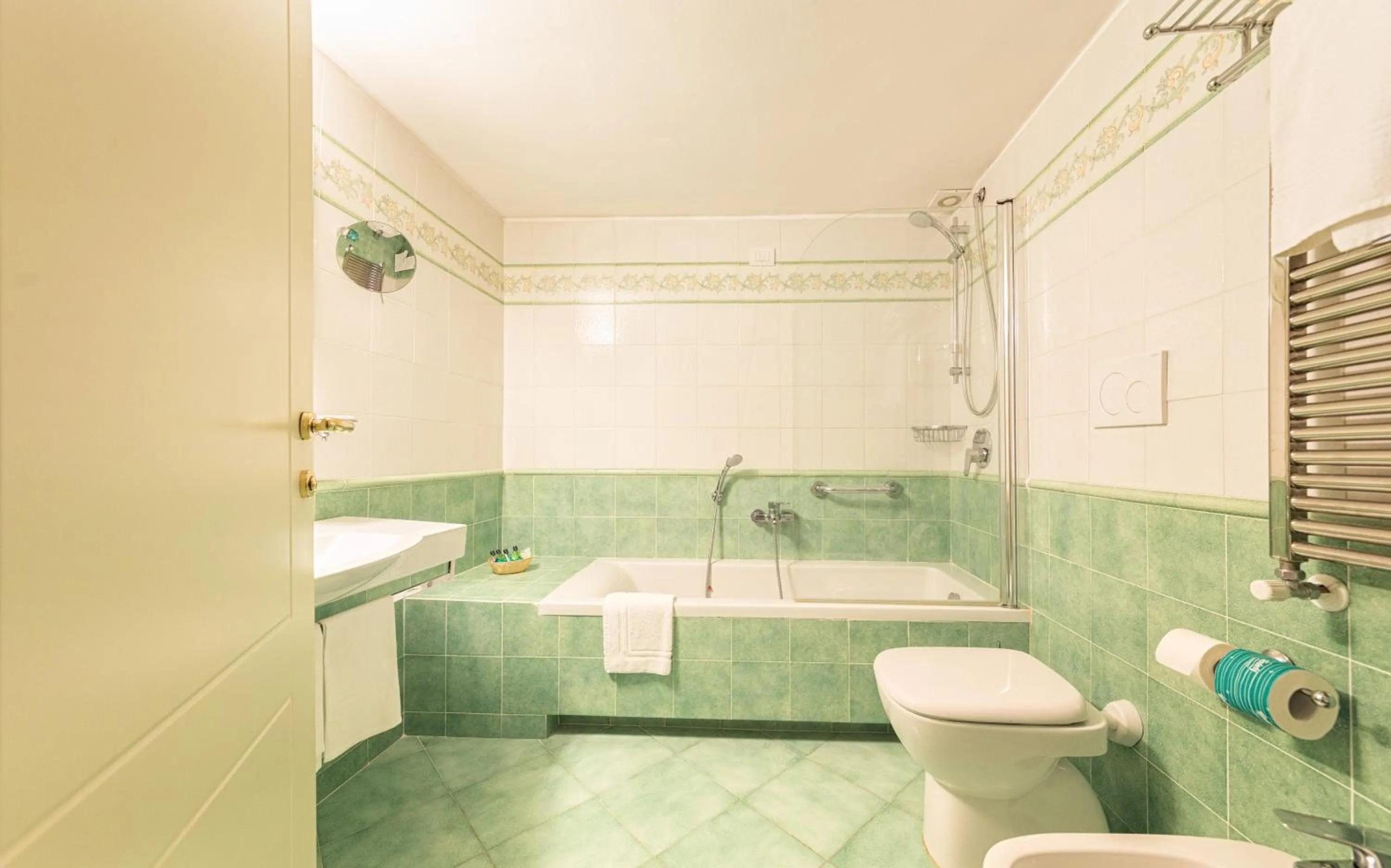 Shower in Hotel Iaccarino