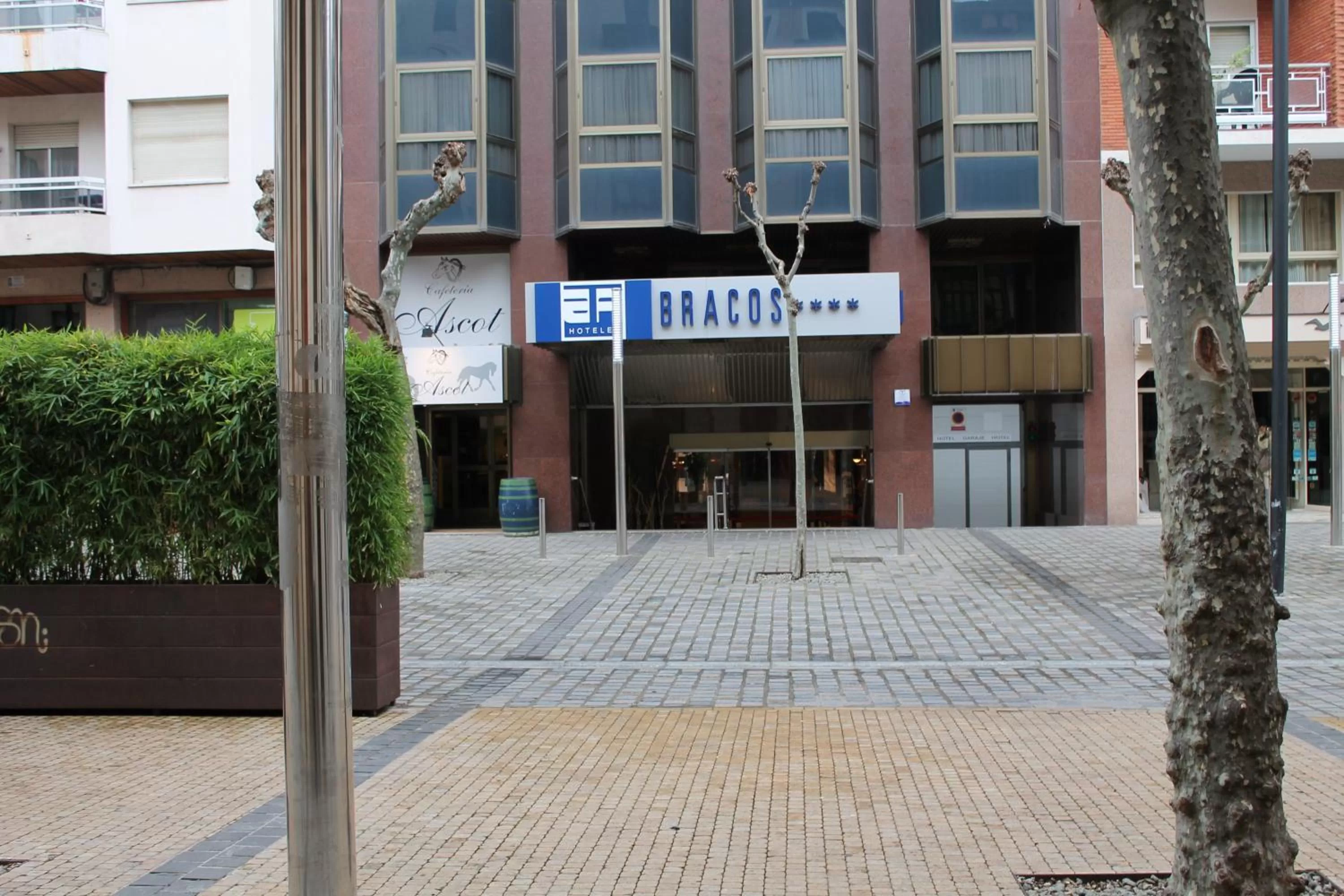 Facade/entrance in Hotel los Bracos