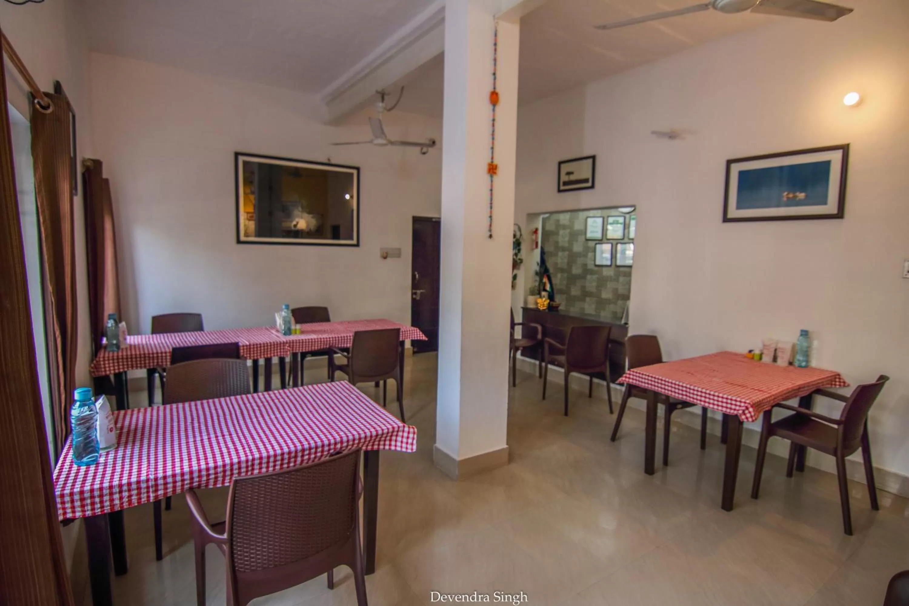 Restaurant/Places to Eat in Iora Guest House