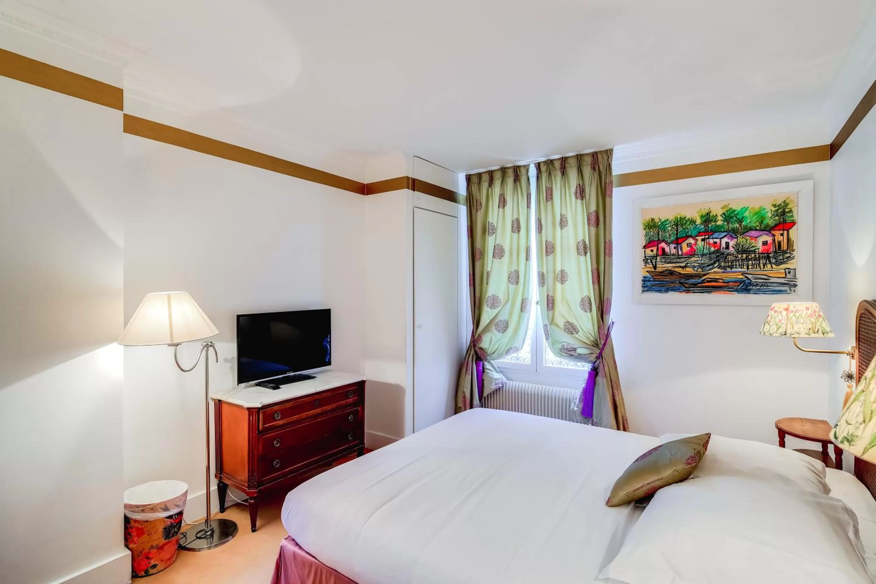Photo of the whole room, Bed in Villa Escudier Appart-hôtel