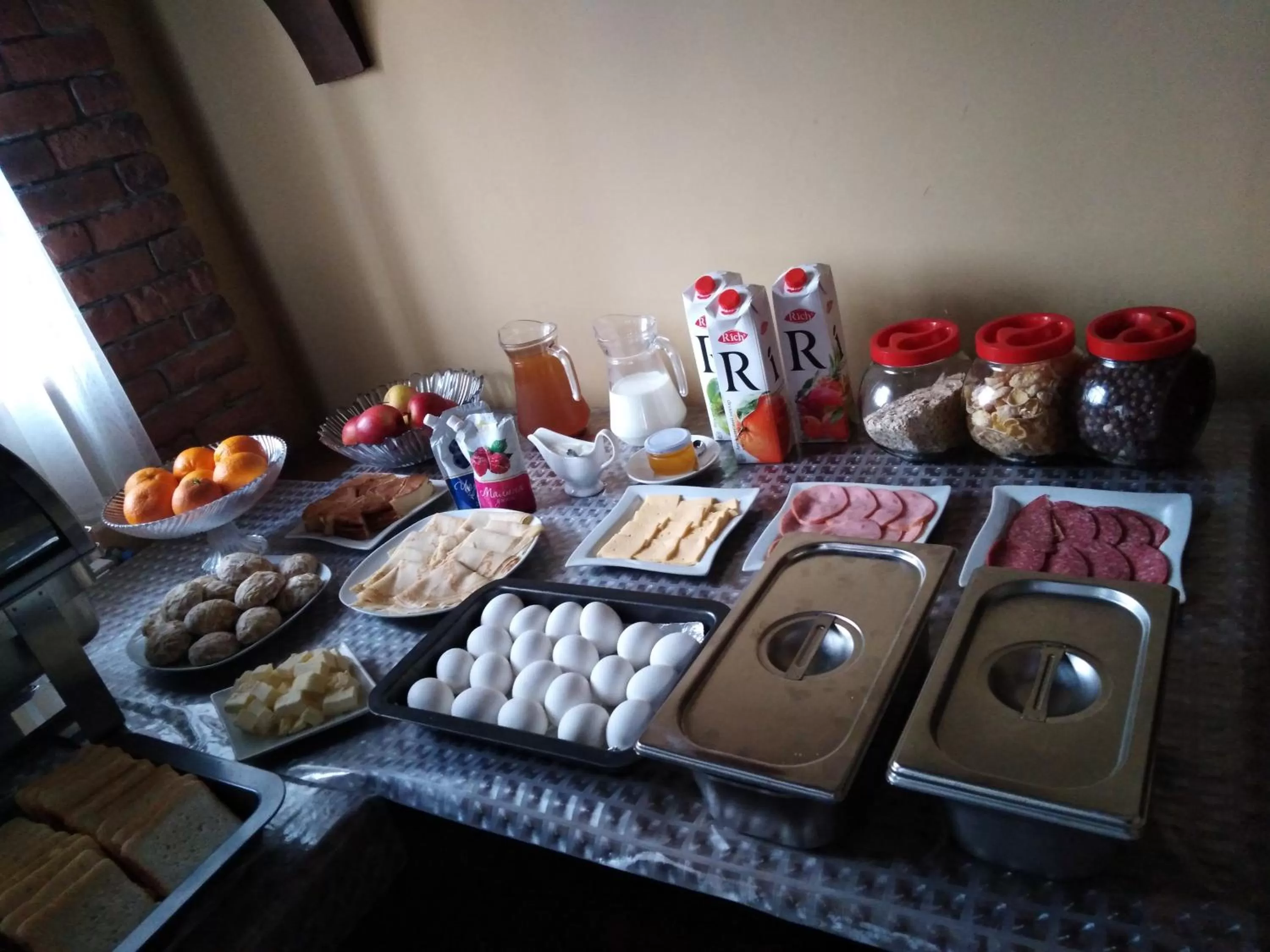 Buffet breakfast in Stara Vezha Hotel
