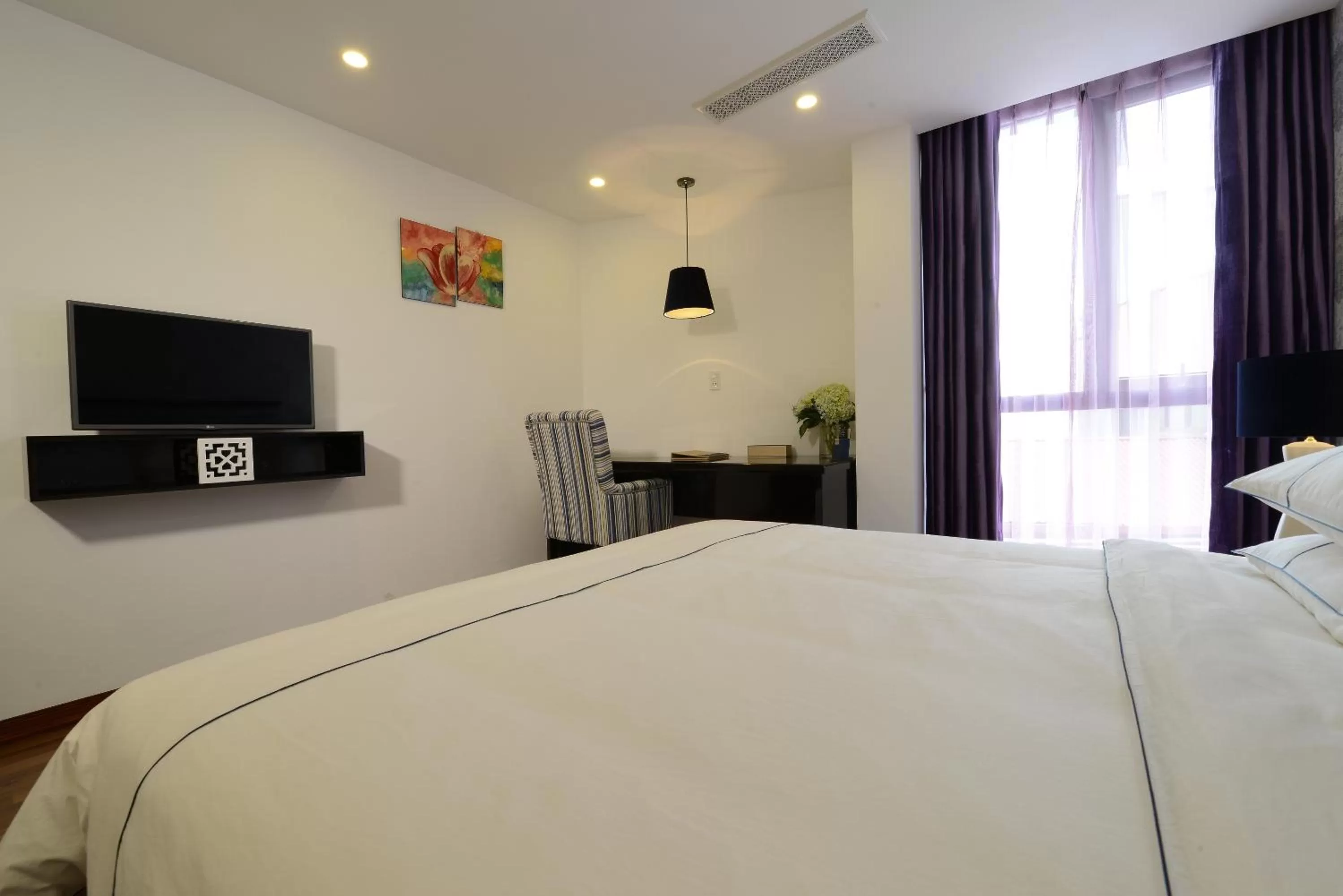 Bed in Hanoi Emerald Waters Hotel & Spa