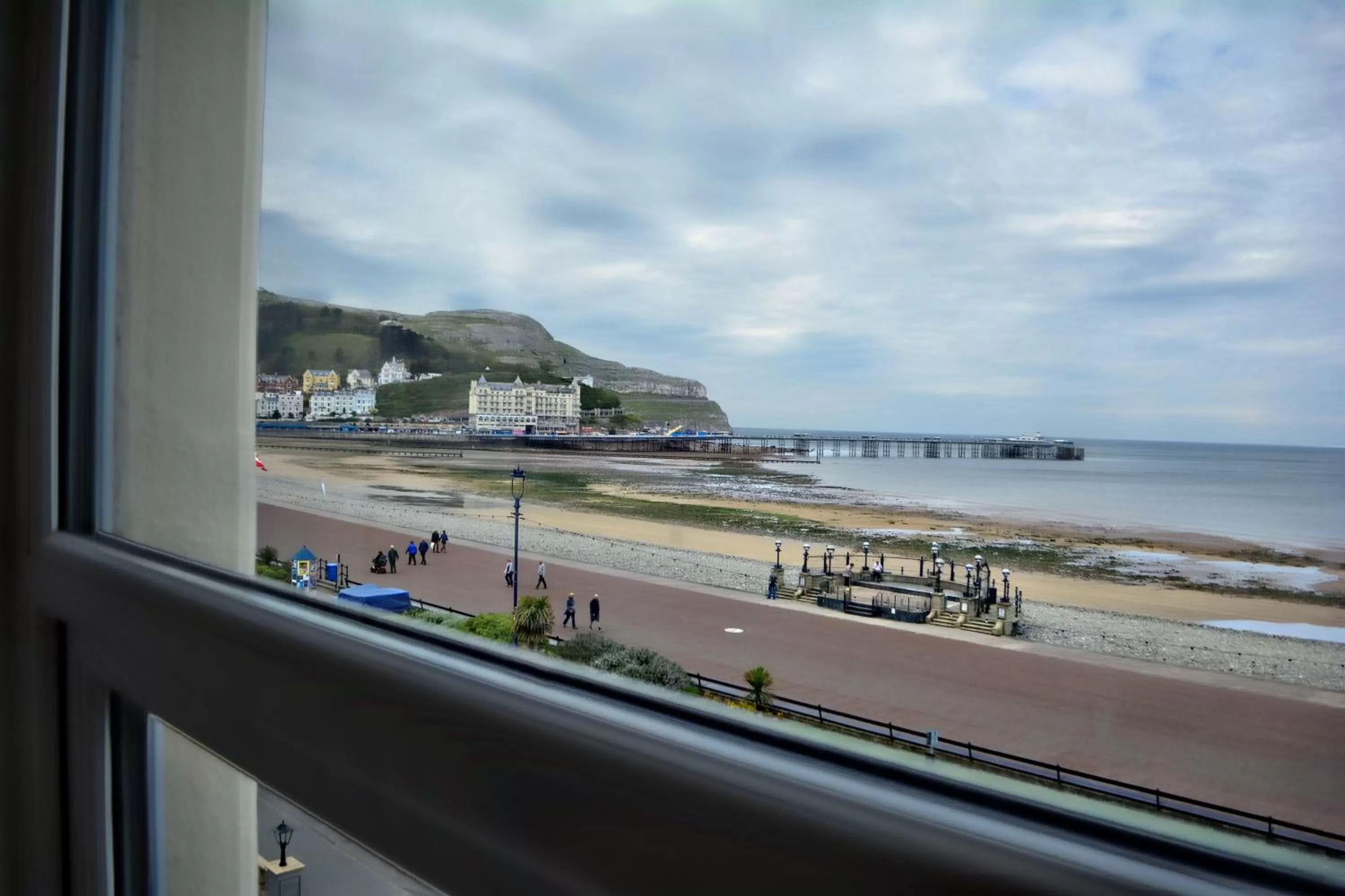 Sea view in Four Saints Brig Y Don Hotel