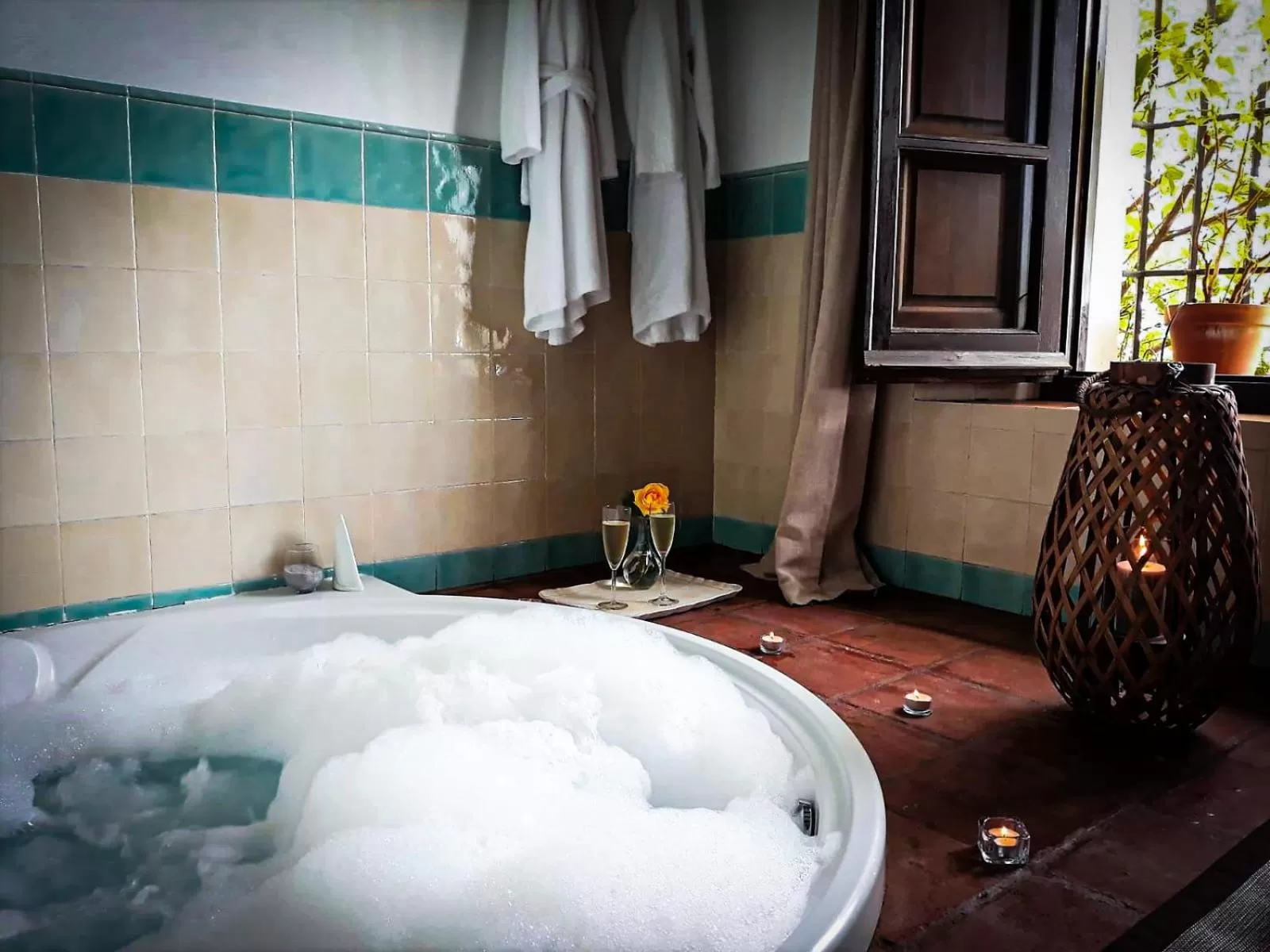 Hot Tub in Hotel Fuente del Sol