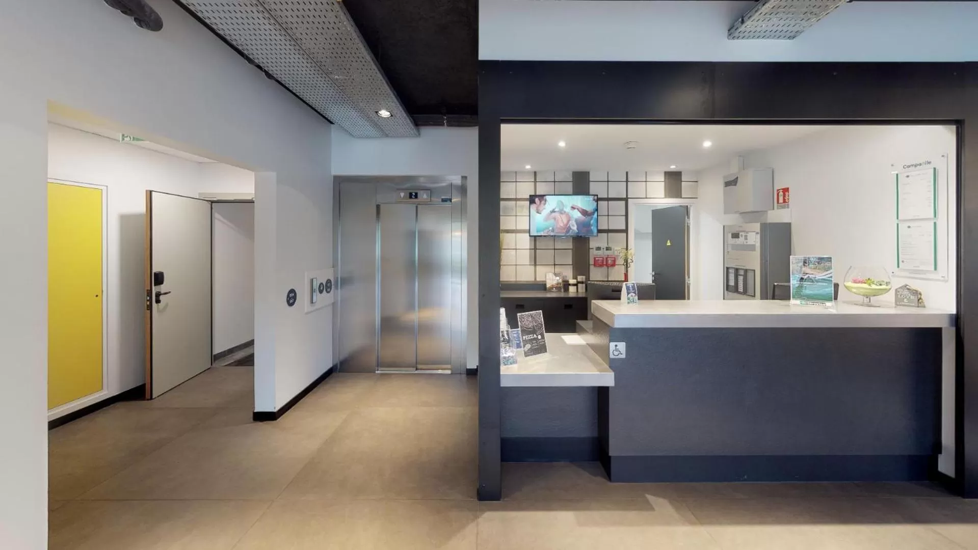 Lobby or reception in Campanile Fontainebleau