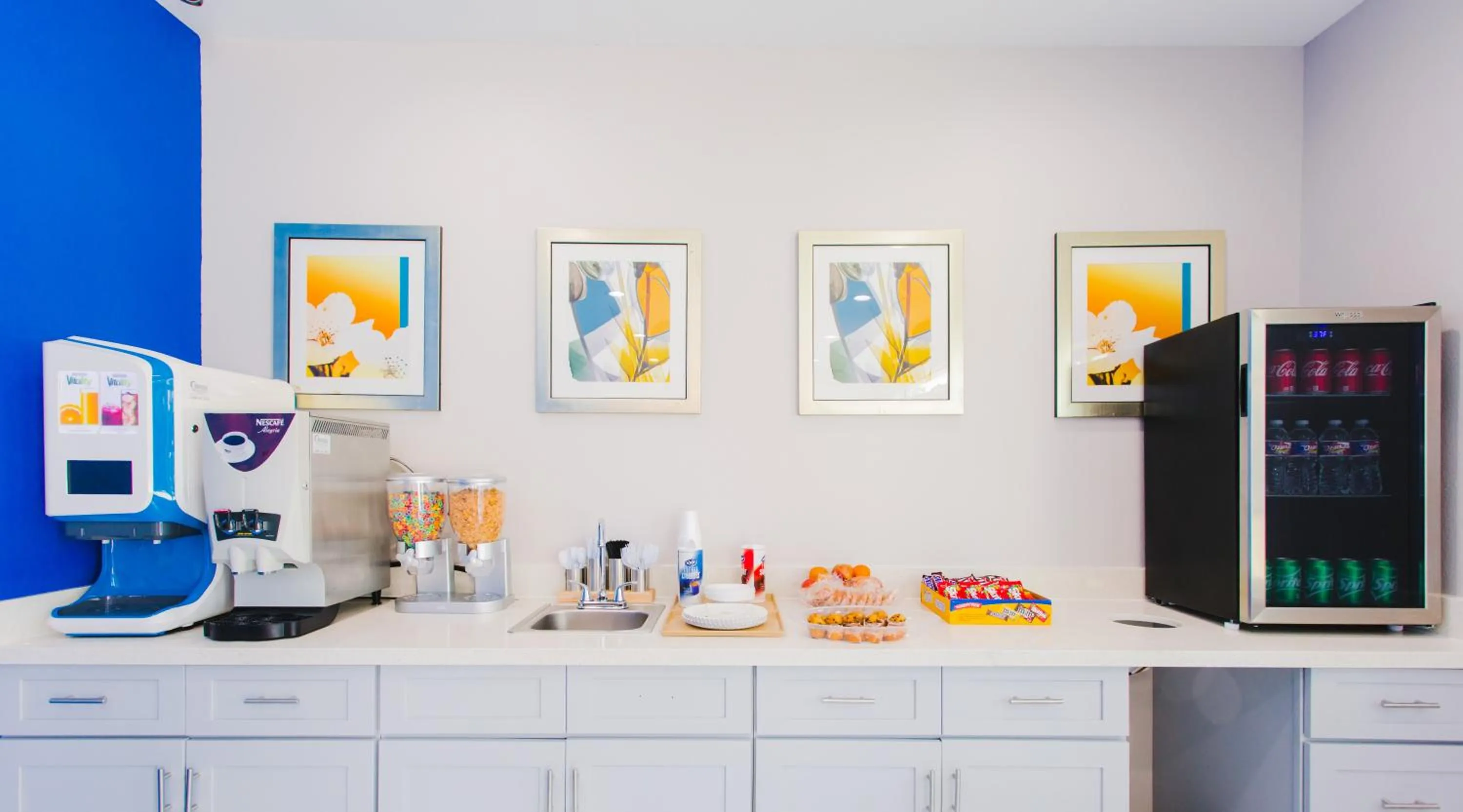 Coffee/tea facilities in Palace Inn- Louetta