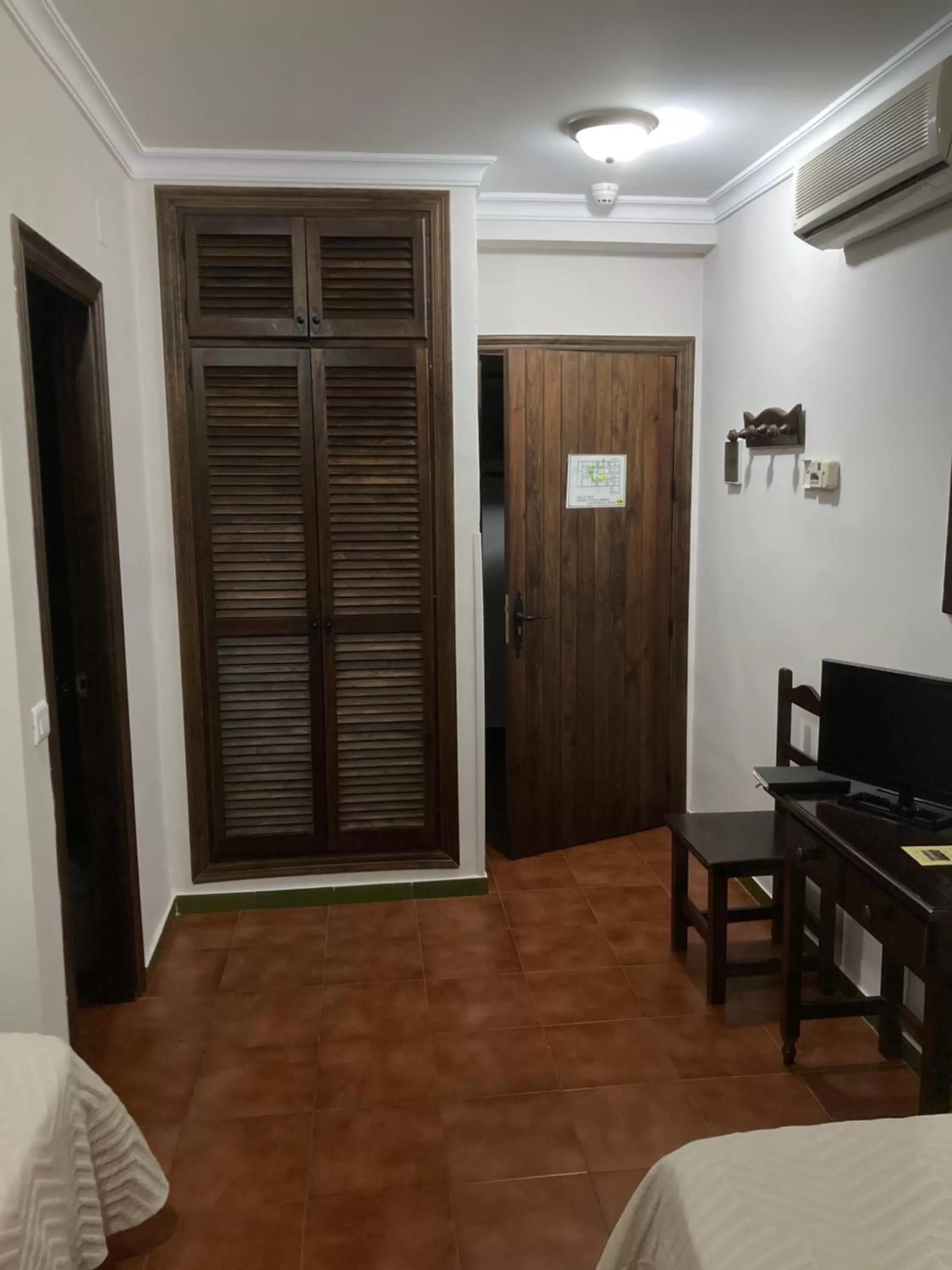 TV/Entertainment Center in Hotel La Yedra