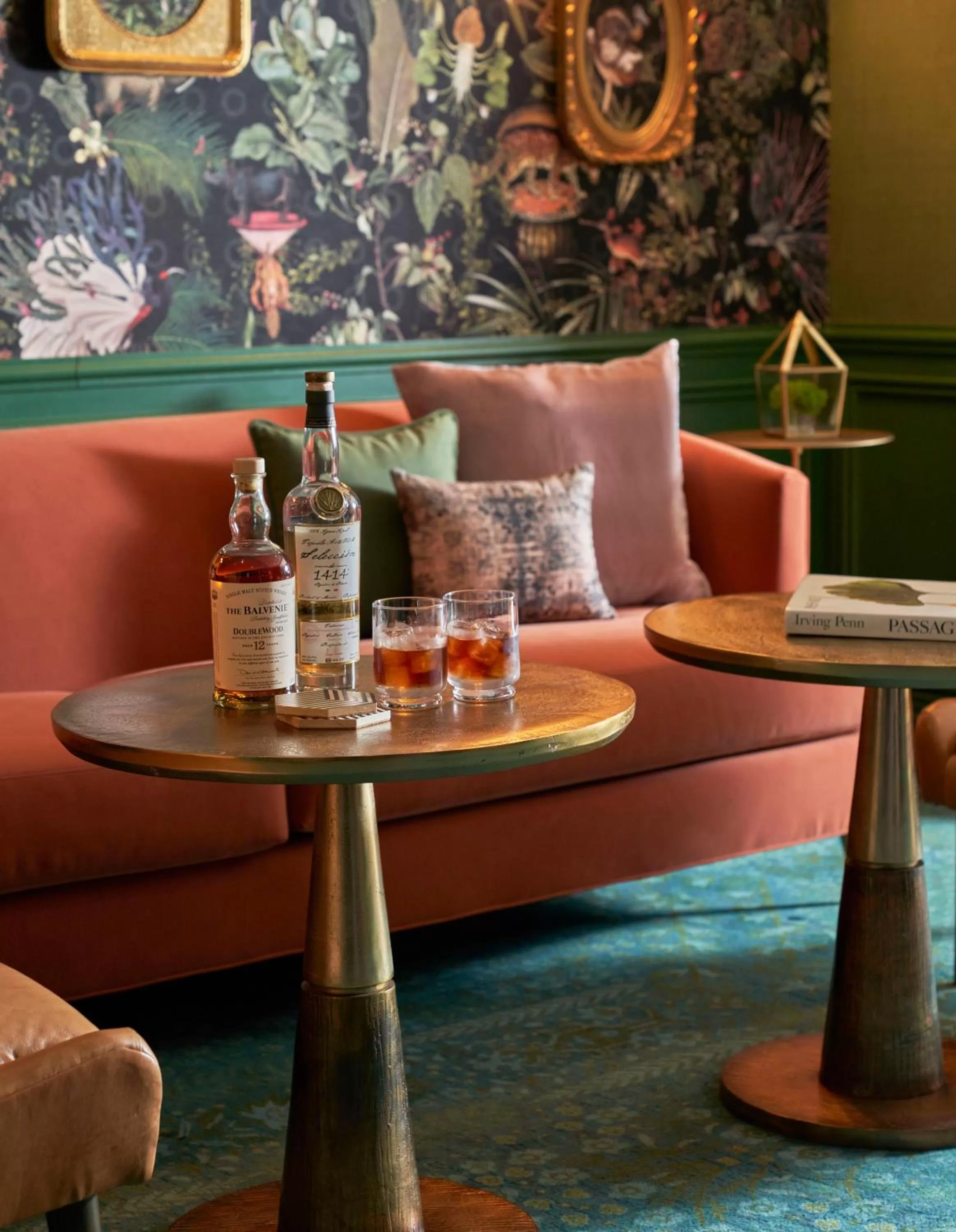 Lounge or bar in Viceroy Washington DC